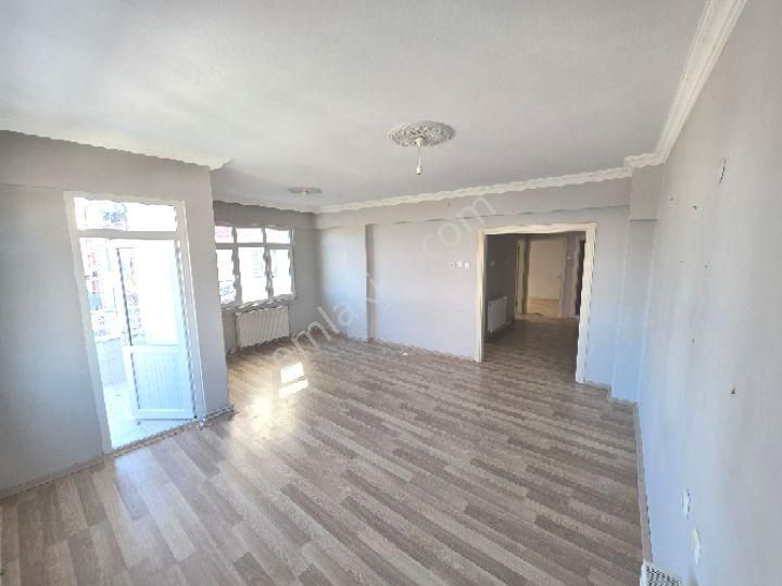 Yeni Mahalle...geniş, Ferah,...temiz, Kullanışlı...