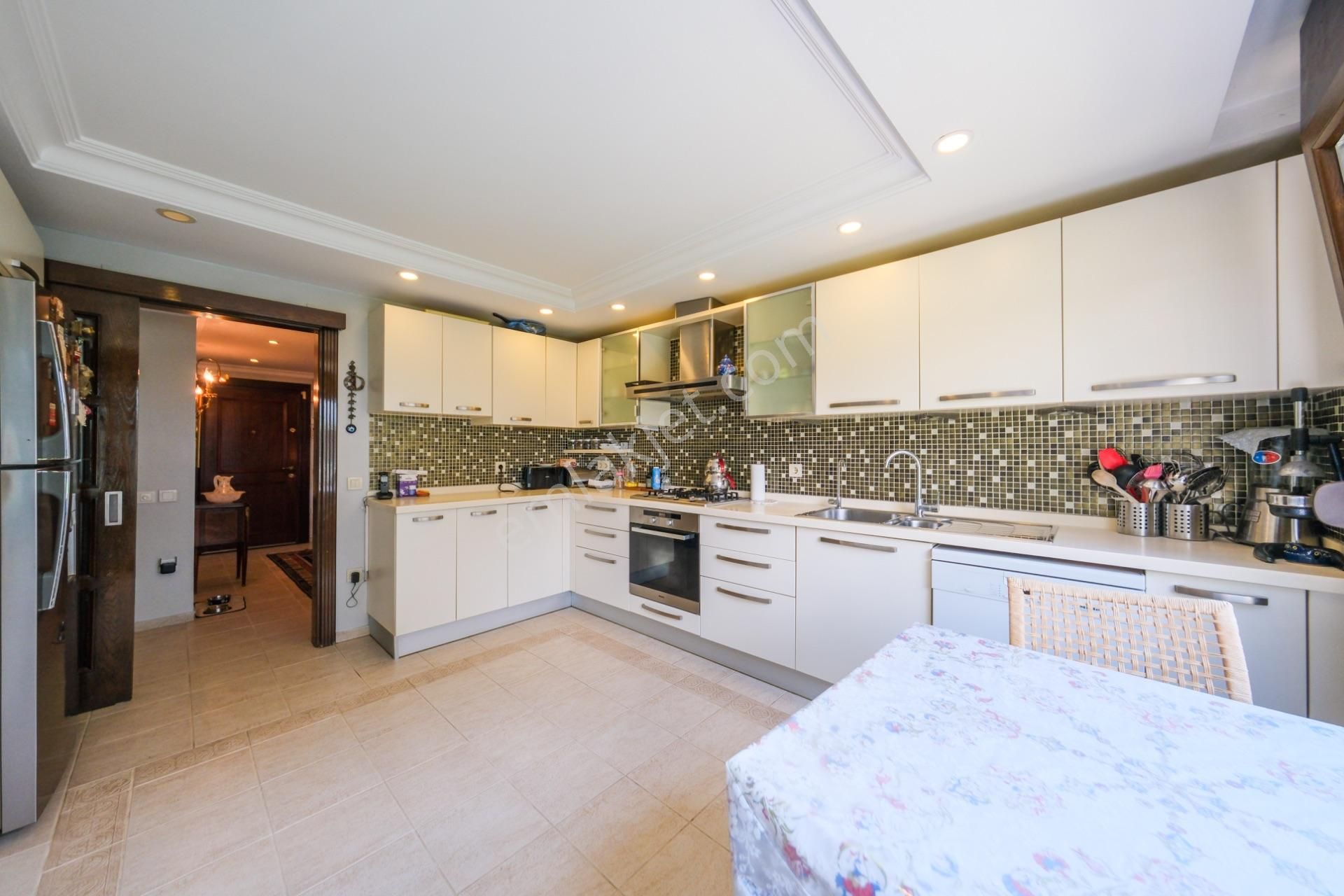 Satılık Beşiktaş 232 M² Ara Kat Caniko Sitesi Kız Kulesi Manzaralı - Görsel 22