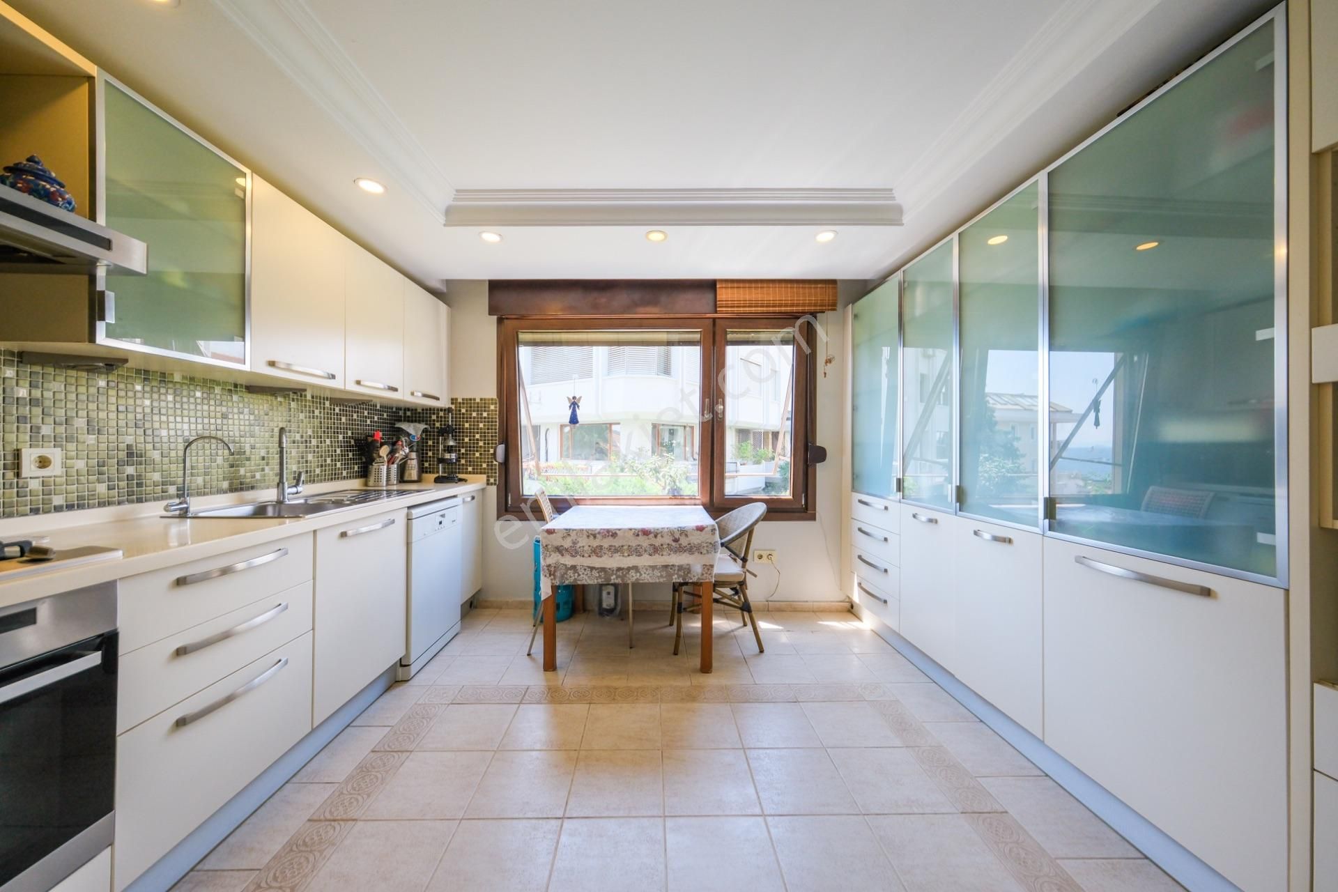 Satılık Beşiktaş 232 M² Ara Kat Caniko Sitesi Kız Kulesi Manzaralı - Görsel 21