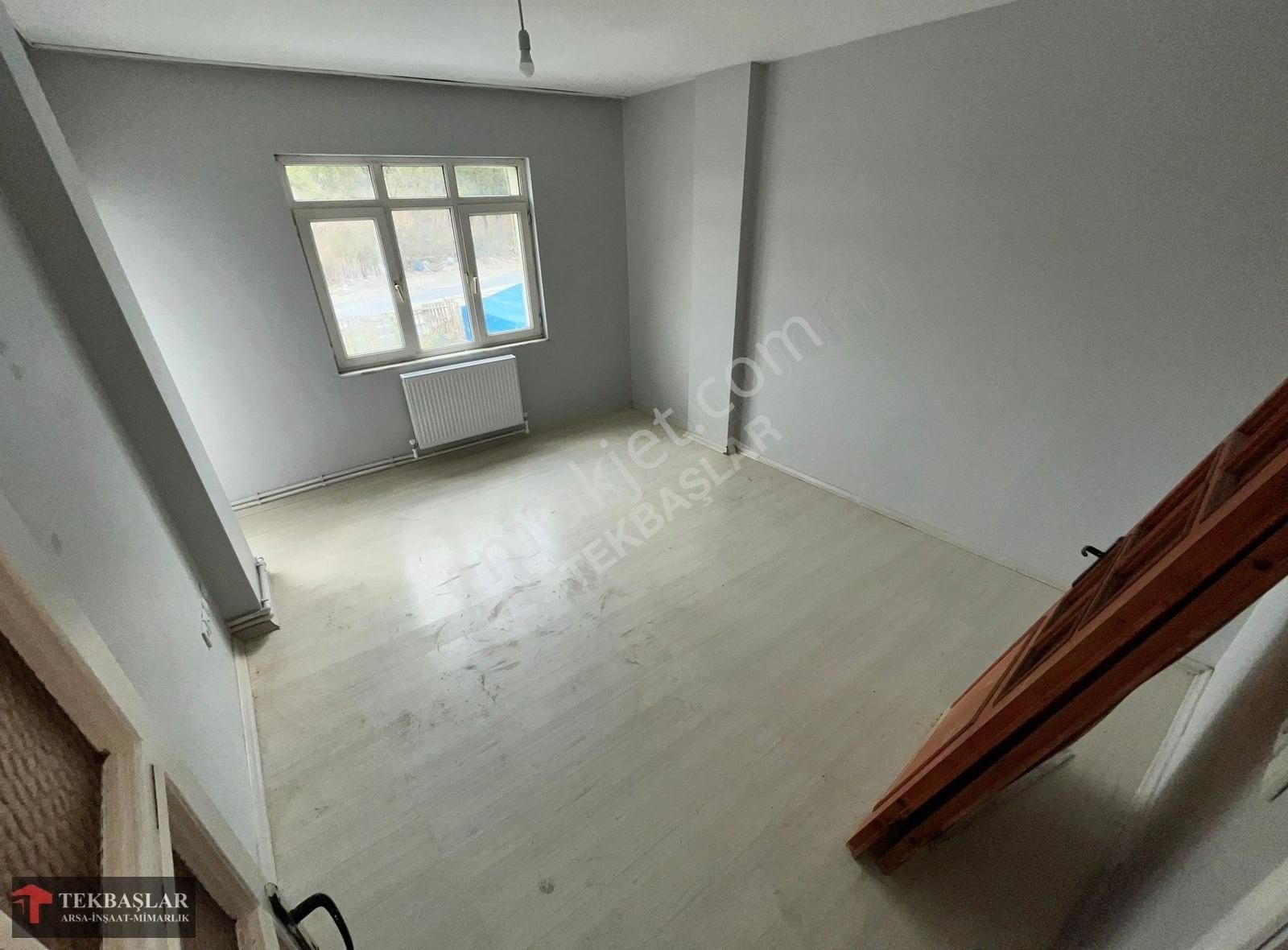Mavigölde, Çift Balkonlu Ferah 2+1 Kiralık Daire