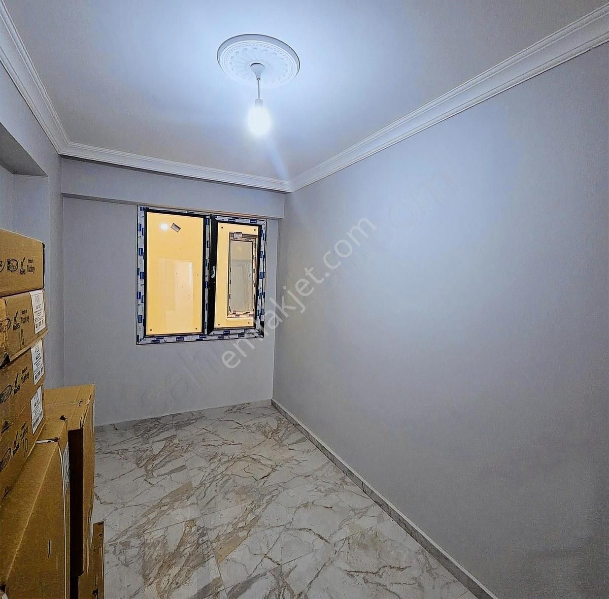 Burhaniye Merkez'de 2,5+1 Ebeveyn Banyolu Sıfır Daire - Görsel 12