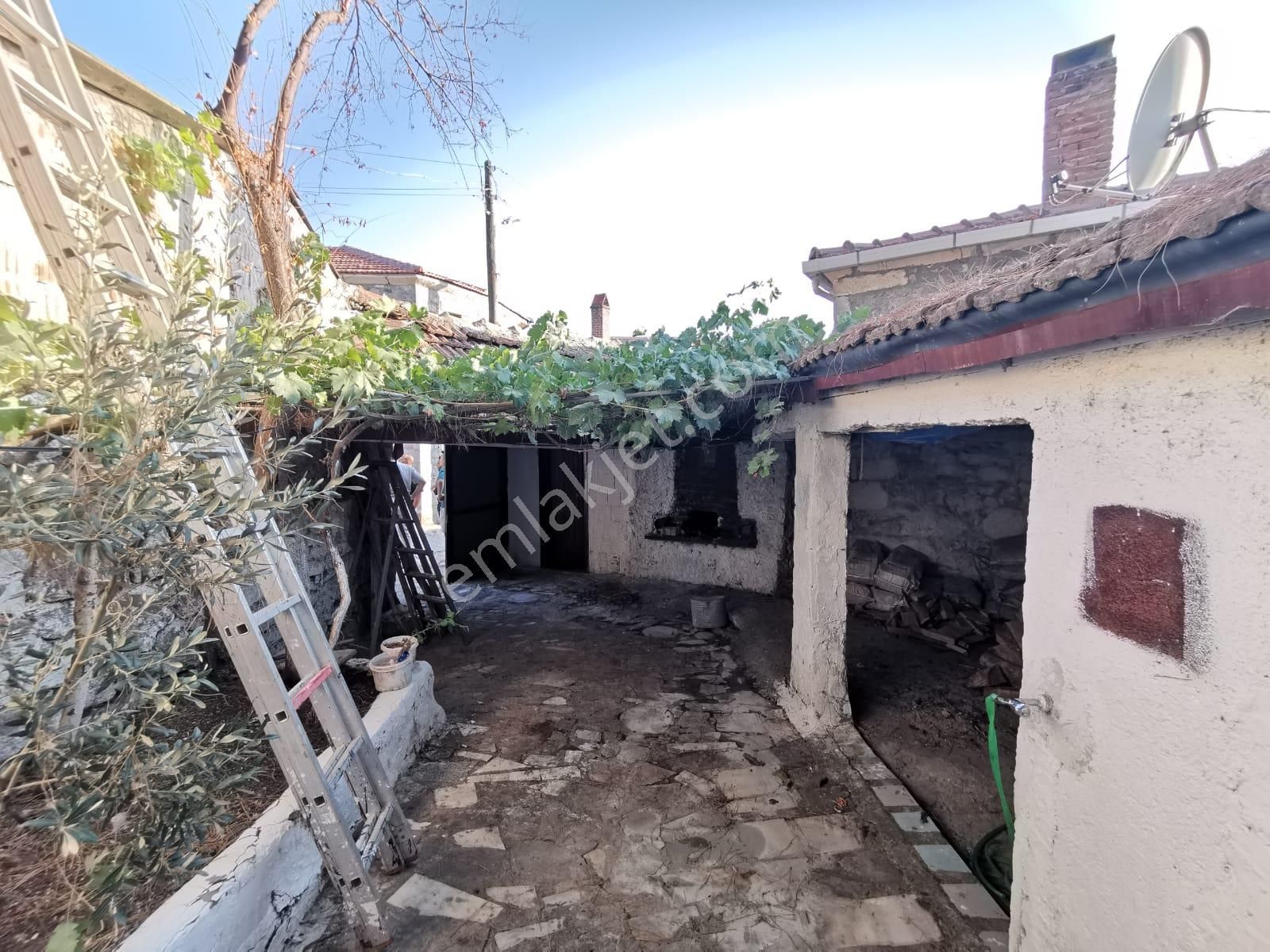 Ayvacık Söğütlü Köyü'nde Bahçeli, Müstakil Taş Ev - Görsel 23