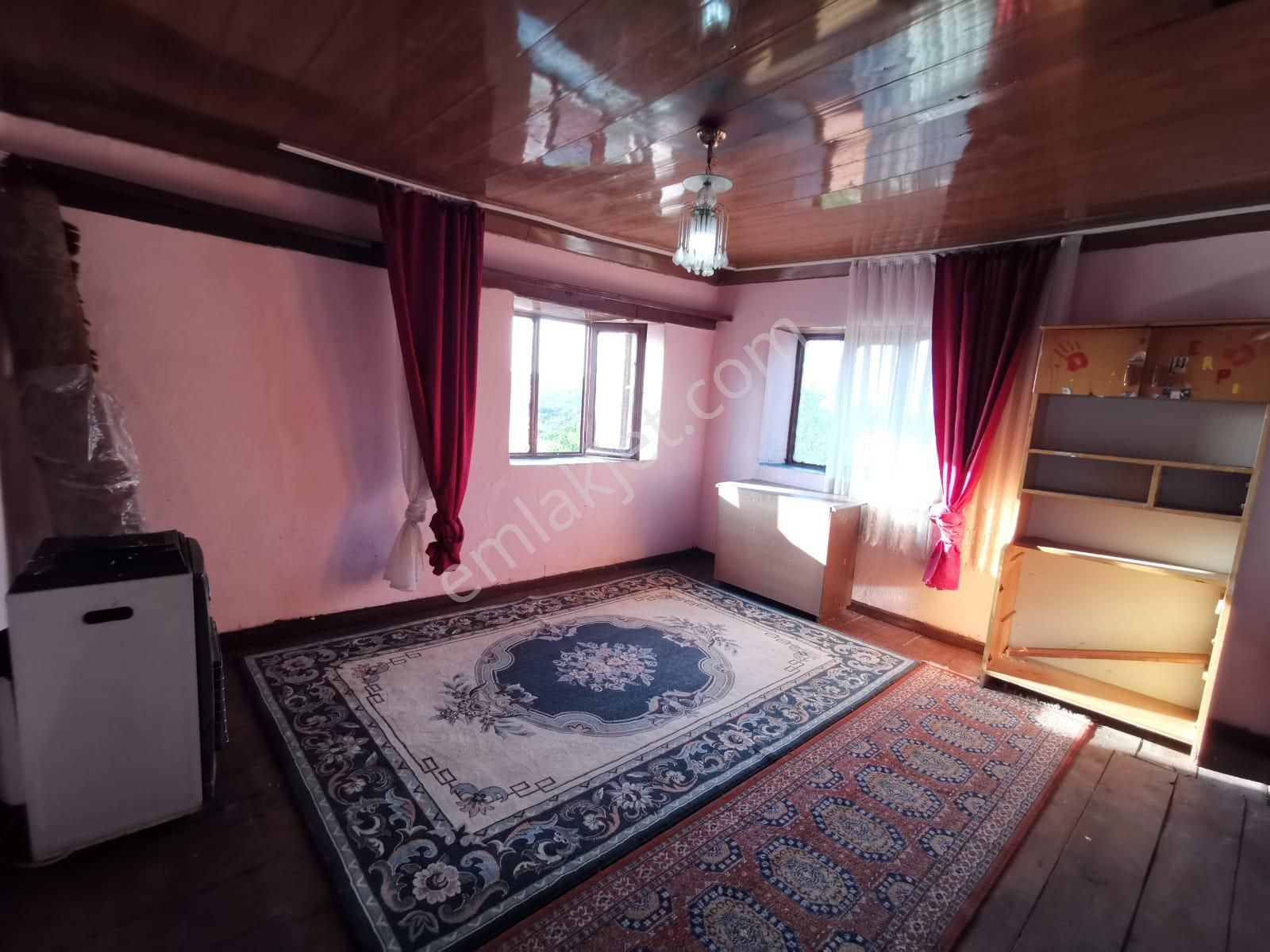 Ayvacık Söğütlü Köyü'nde Bahçeli, Müstakil Taş Ev - Görsel 14