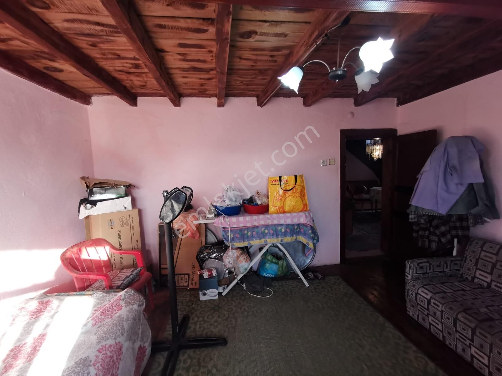 Ayvacık Söğütlü Köyü'nde Bahçeli, Müstakil Taş Ev - Görsel 8