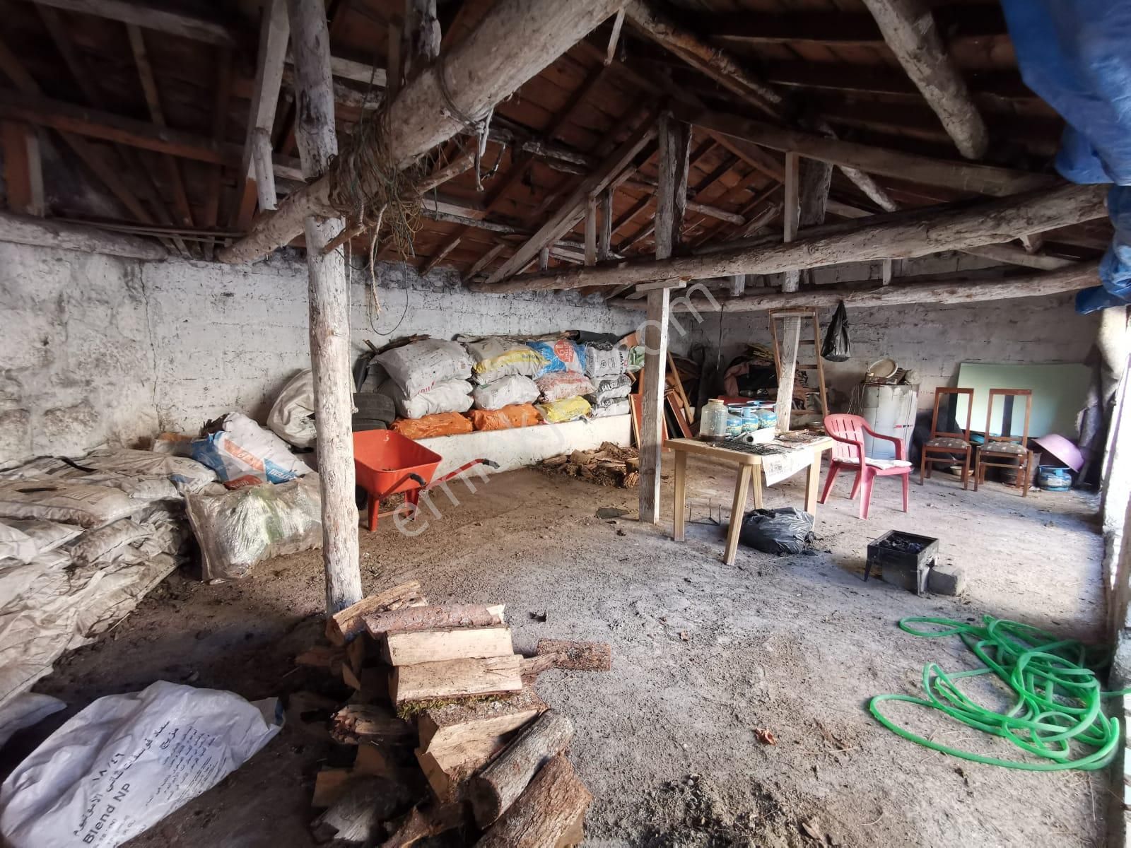 Ayvacık Söğütlü Köyü'nde Bahçeli, Müstakil Taş Ev - Görsel 26