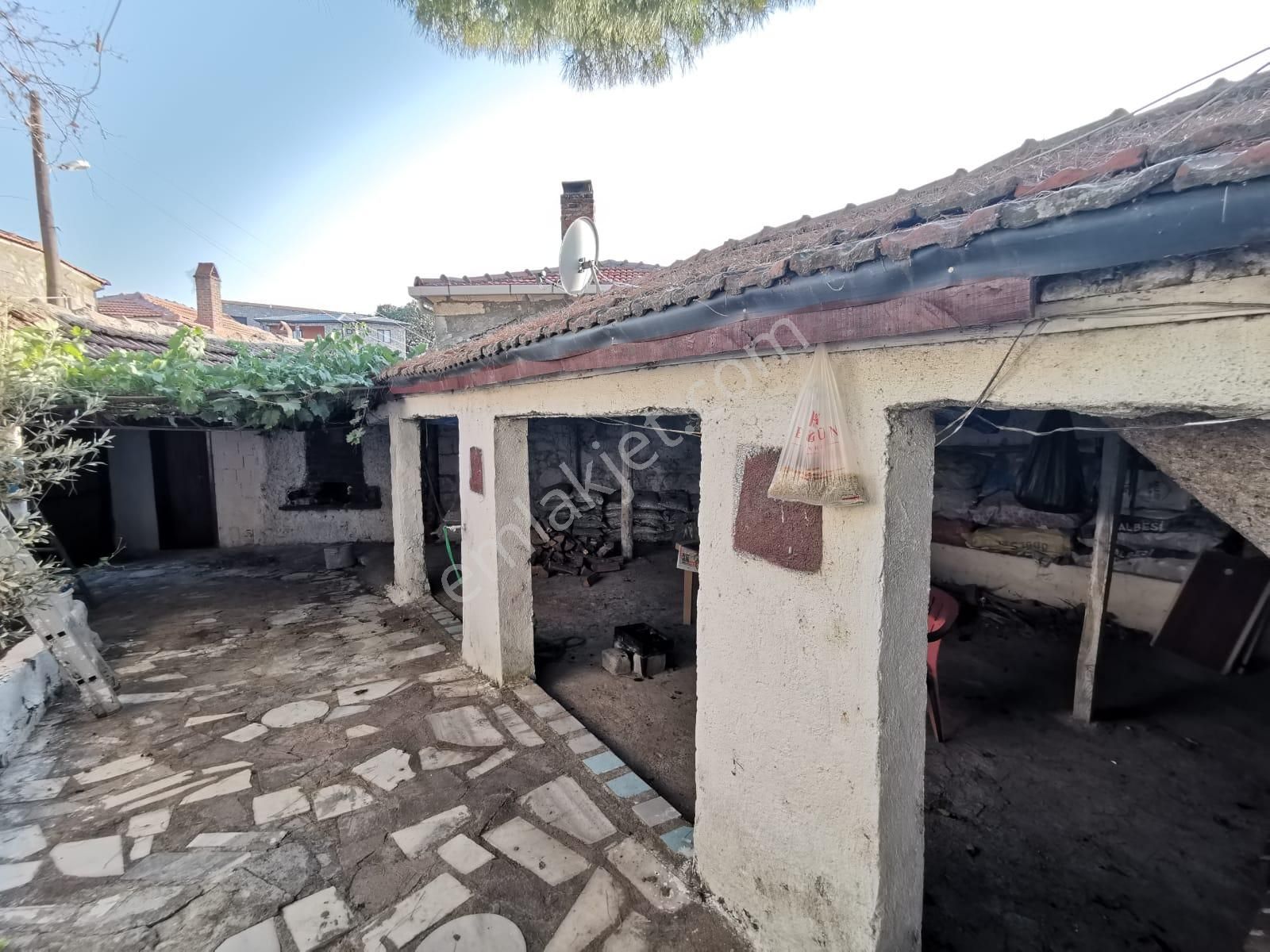 Ayvacık Söğütlü Köyü'nde Bahçeli, Müstakil Taş Ev - Görsel 22