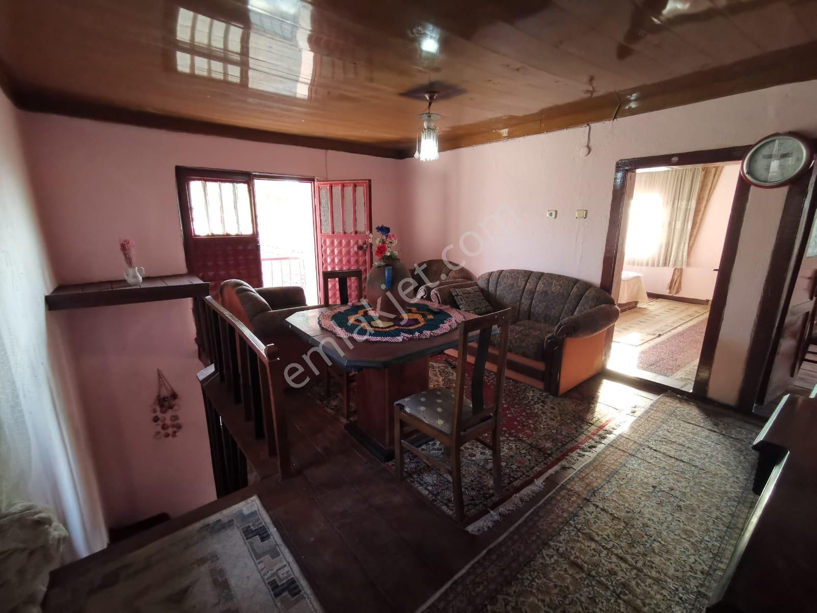 Ayvacık Söğütlü Köyü'nde Bahçeli, Müstakil Taş Ev - Görsel 18