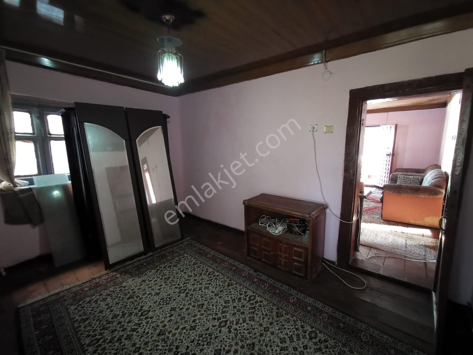 Ayvacık Söğütlü Köyü'nde Bahçeli, Müstakil Taş Ev - Görsel 17