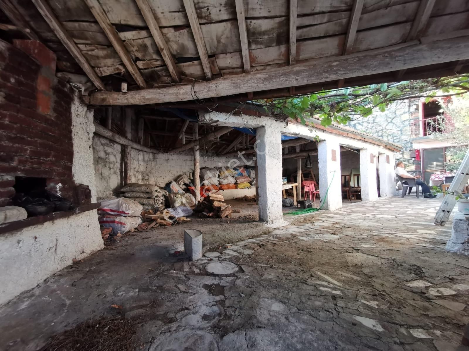 Ayvacık Söğütlü Köyü'nde Bahçeli, Müstakil Taş Ev - Görsel 29