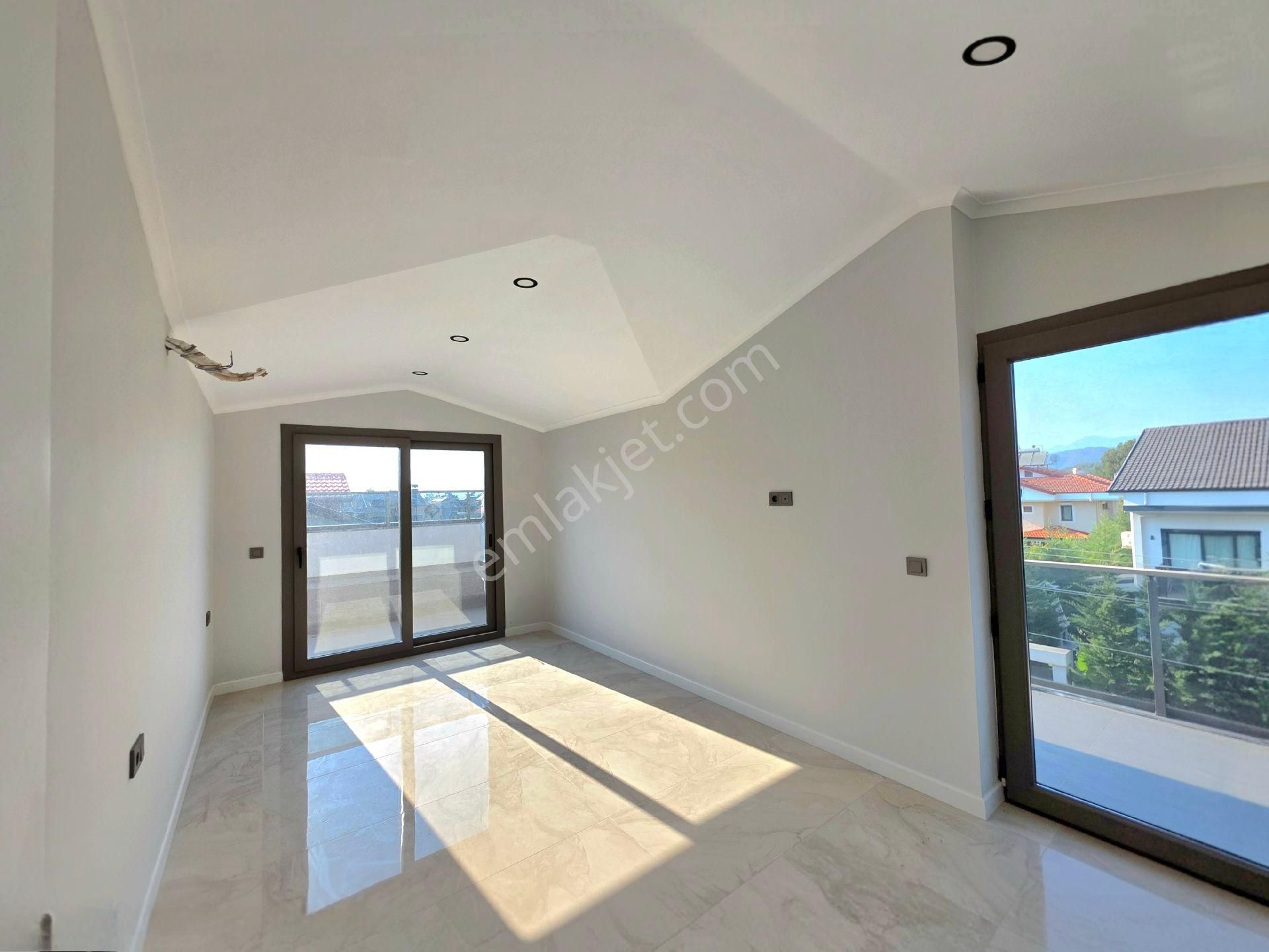 Fethiye Akarca'da Satılık 4+1 170m2 Bahçeli Havuzlu Villa - Görsel 22