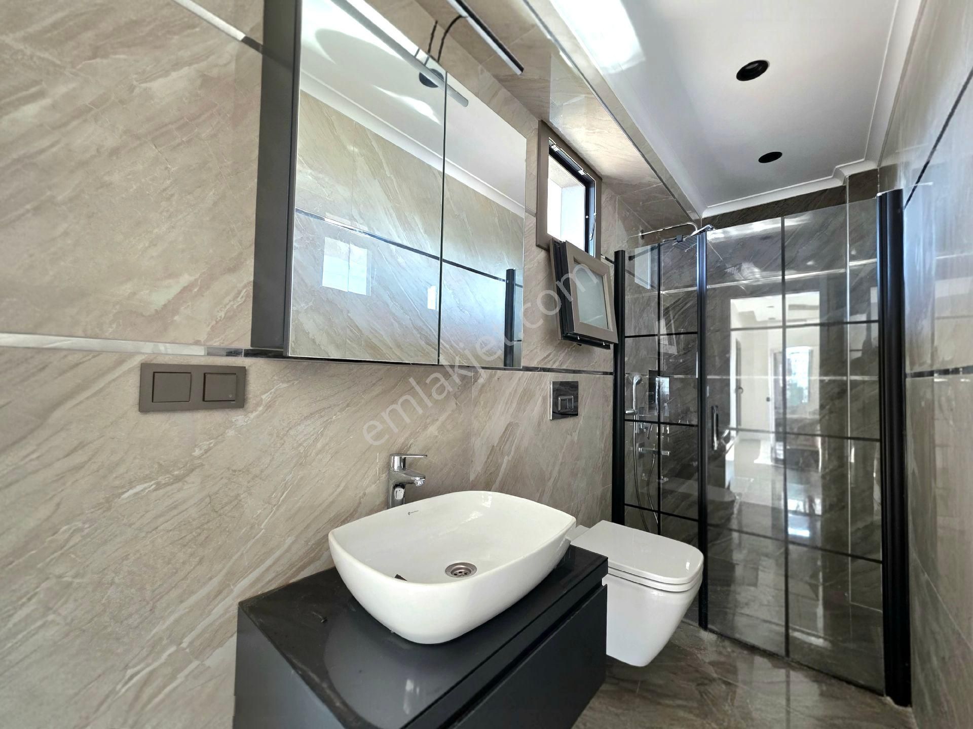 Fethiye Akarca'da Satılık 4+1 170m2 Bahçeli Havuzlu Villa - Görsel 18