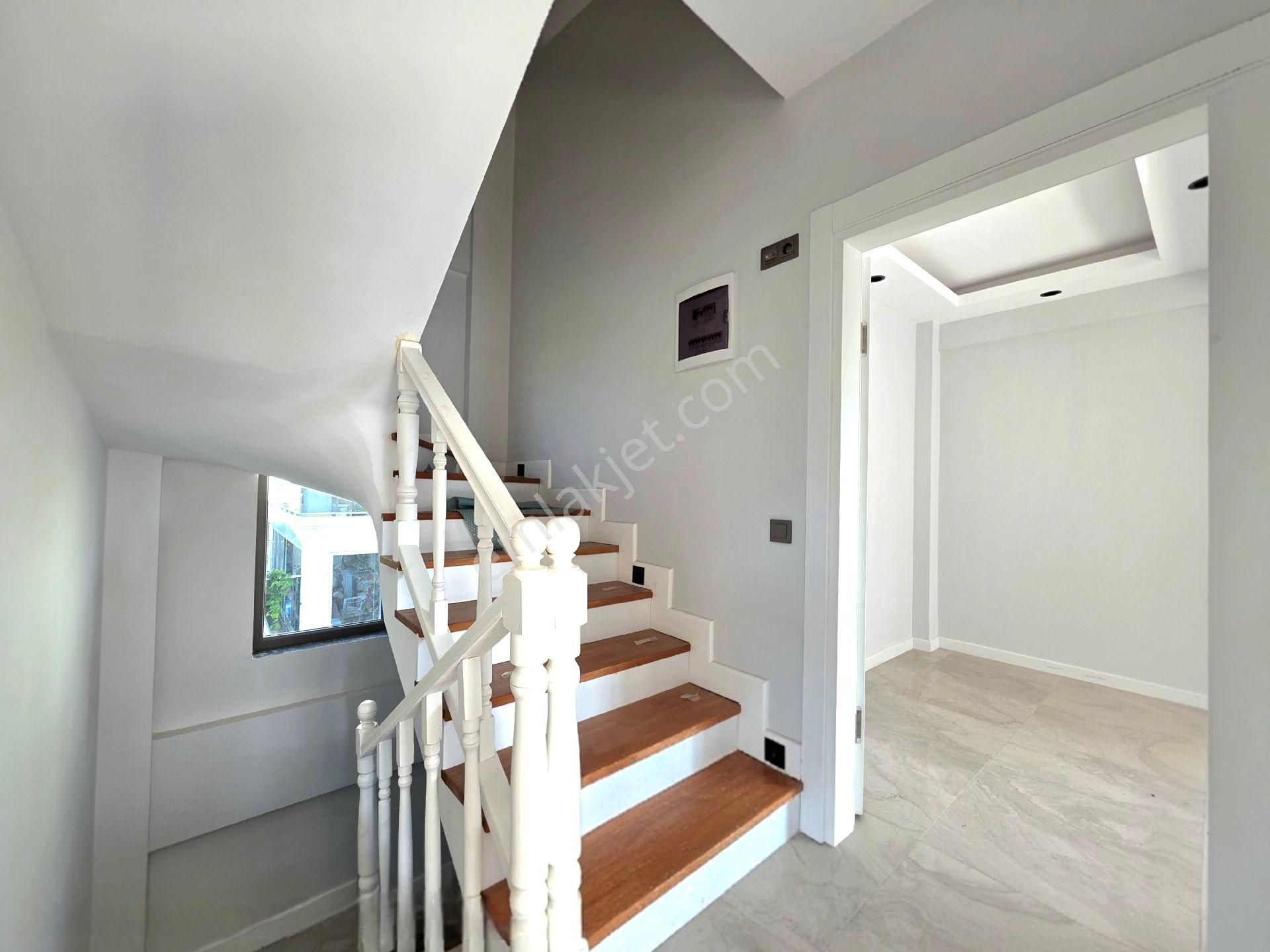 Fethiye Akarca'da Satılık 4+1 170m2 Bahçeli Havuzlu Villa - Görsel 11