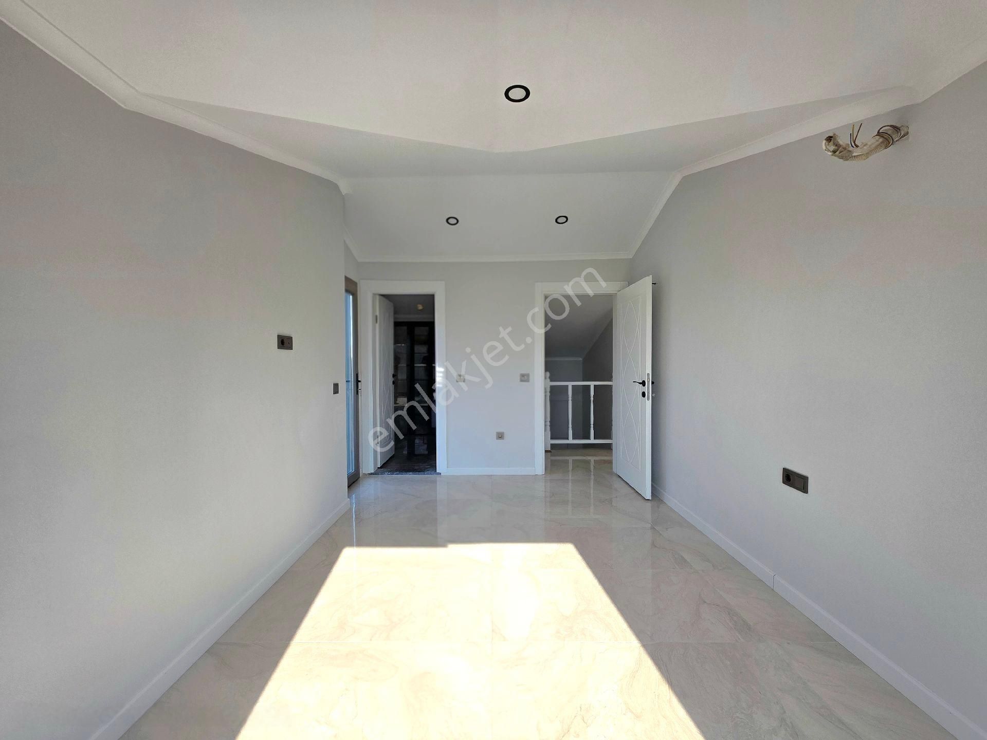 Fethiye Akarca'da Satılık 4+1 170m2 Bahçeli Havuzlu Villa - Görsel 23