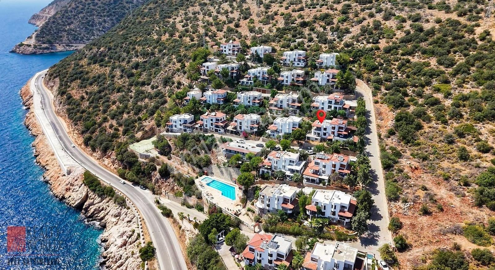 Kaş Gökçeören Denize Sıfır Sitede Full Tadilatlı Eşyalı 3 Daire - Görsel 7