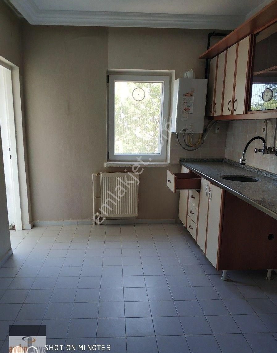 Sultandere'de Kiralık 3+1 Ara Kat Balkonlu Bakımlı Site İçerisinde Daire