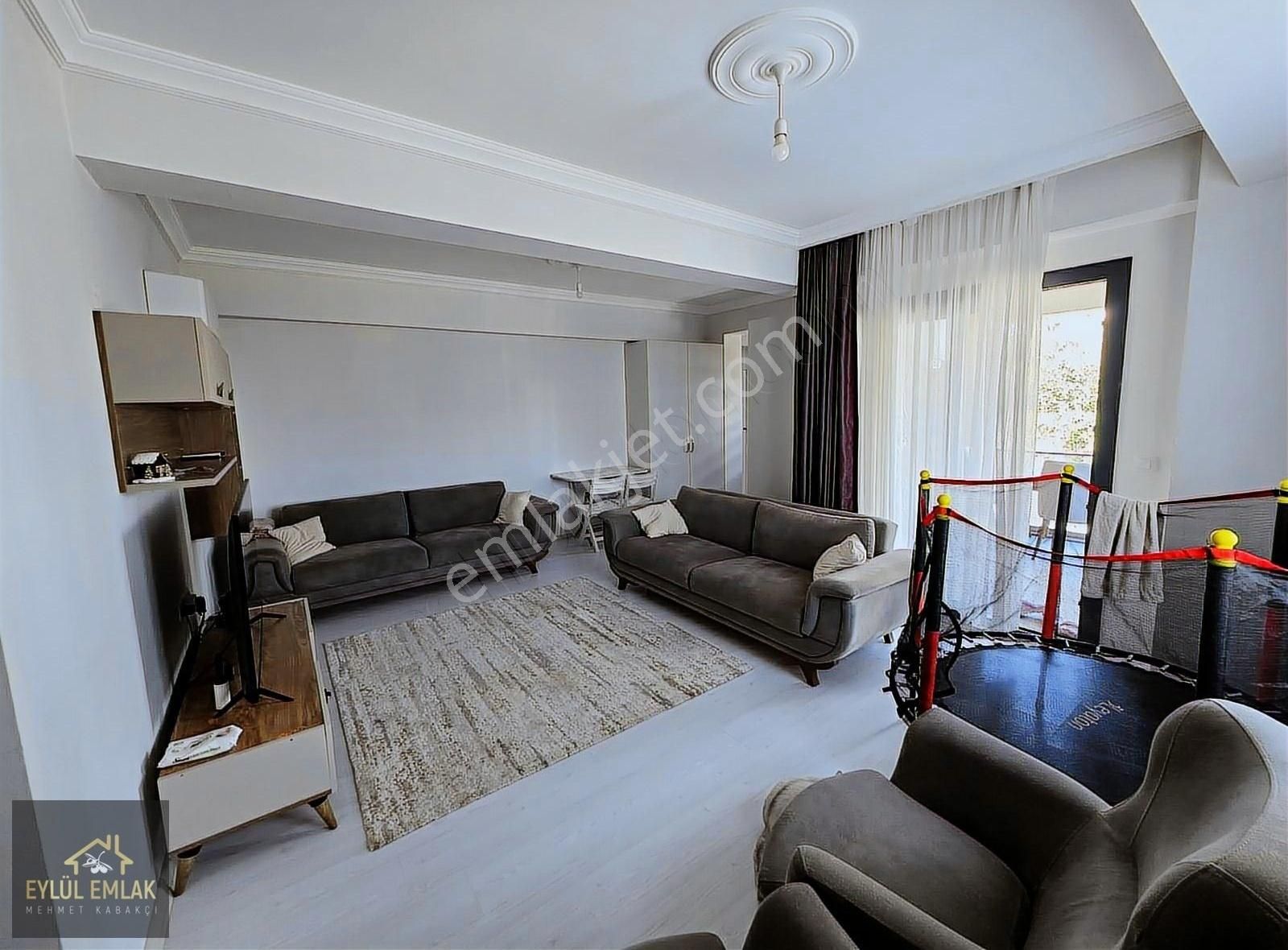 Mumcularda Satılık 2+1 Daire