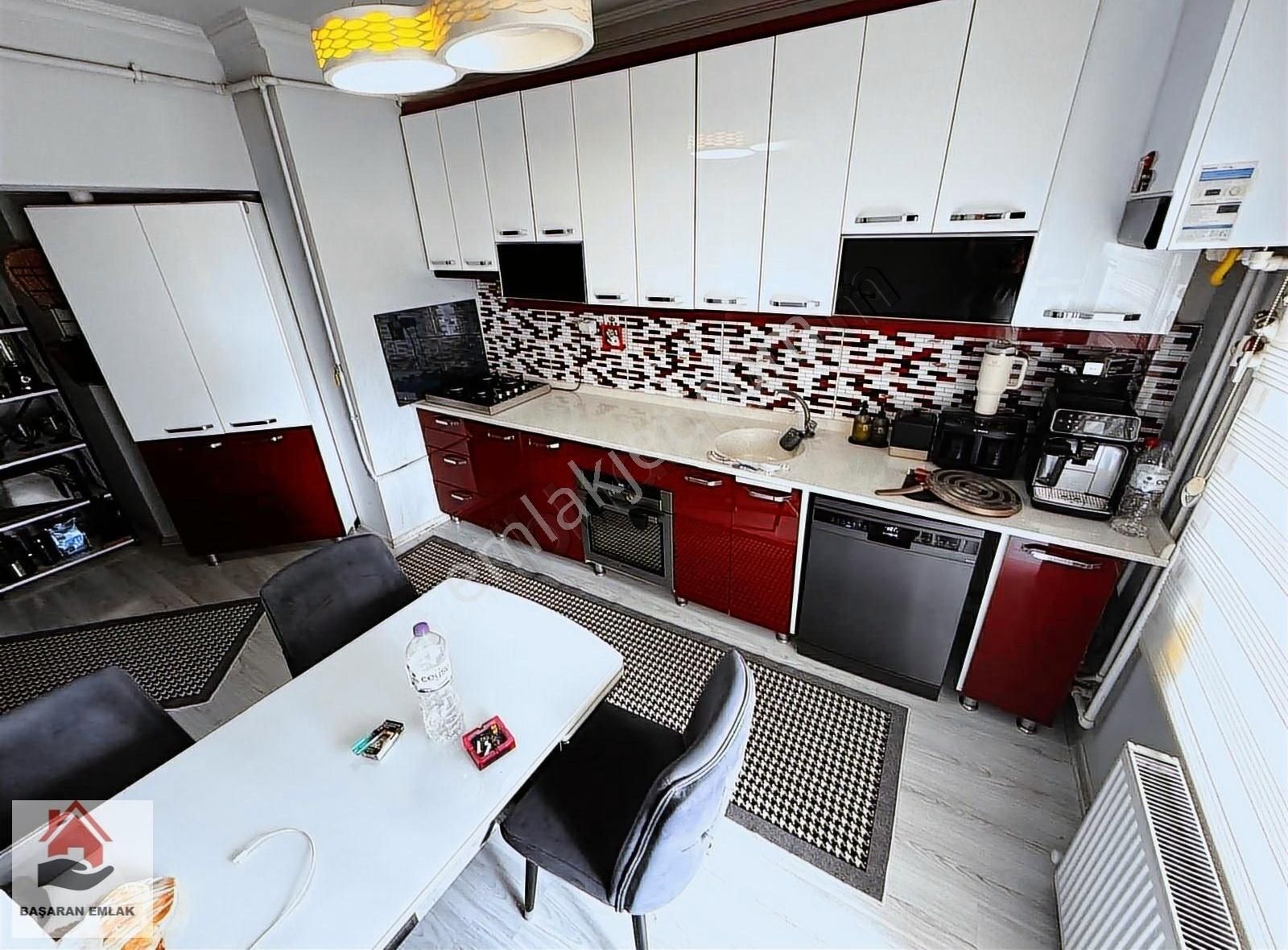 Eryaman Ata Mahallesinde Site İçinde 3+1 Yapılı Daire