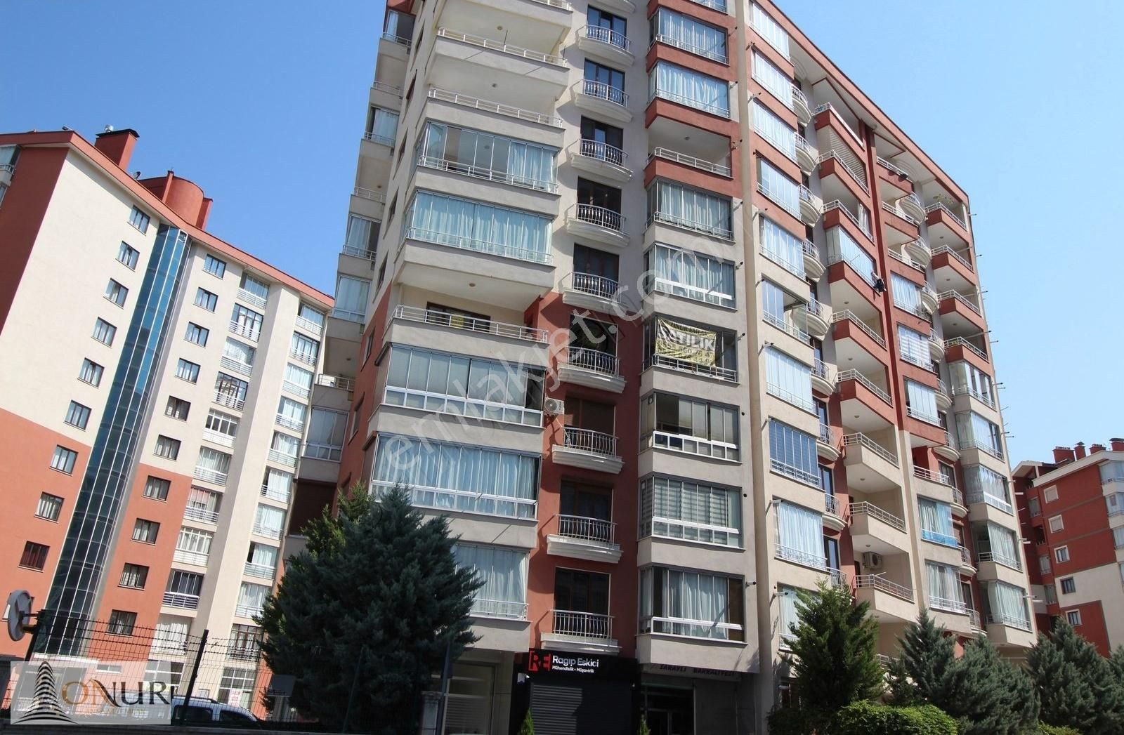 Onur Emlak Şefikcan Site İçi Ara Kat 3+1 Boş Geniş Satılık Daire
