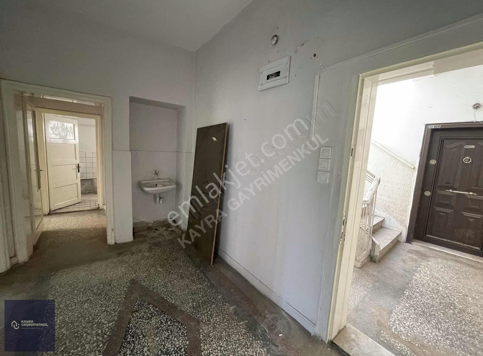 Sahabiye De İstasyon Caddesi Cepheli 2+1 Kombili Kiralık Daire