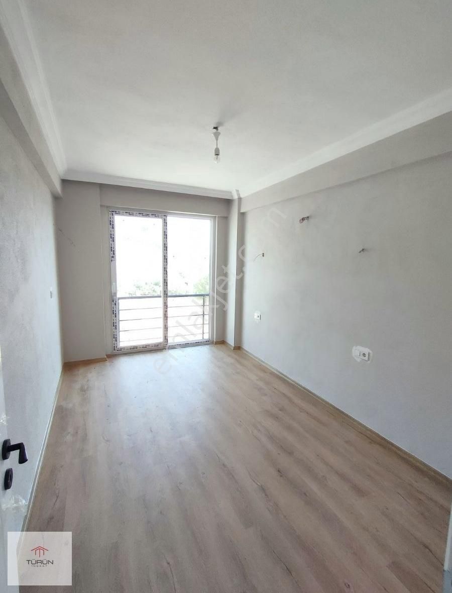 İncirköy'de Havuzlu İkiz Villa - Görsel 9