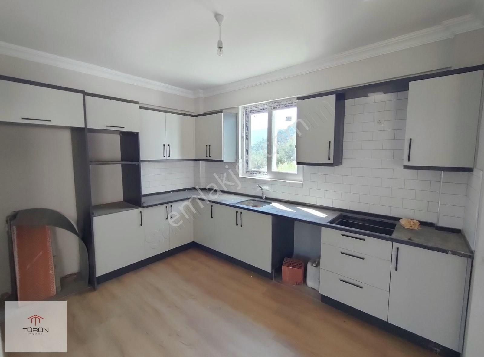 İncirköy'de Havuzlu İkiz Villa - Görsel 19