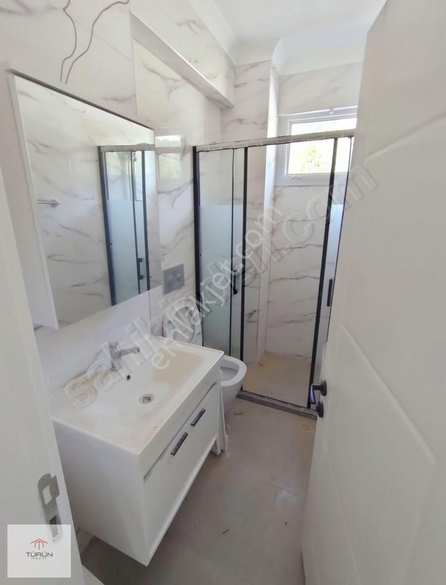 İncirköy'de Havuzlu İkiz Villa - Görsel 13