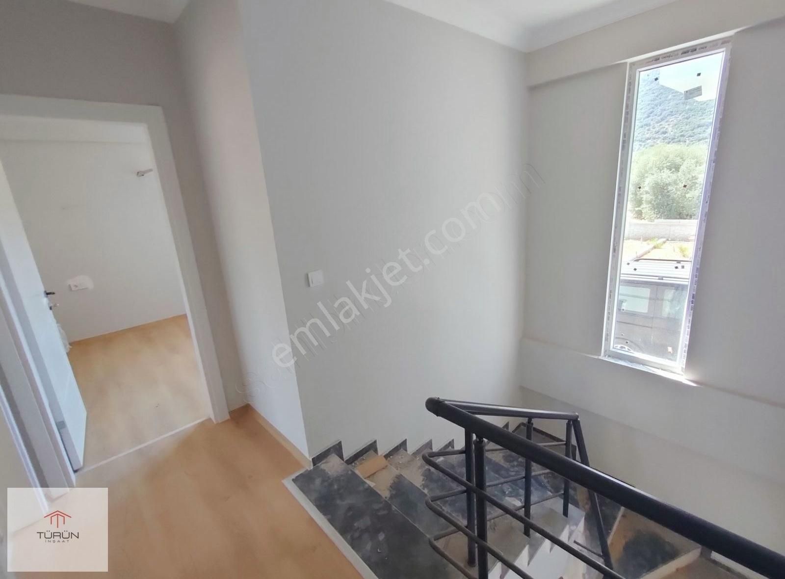 İncirköy'de Havuzlu İkiz Villa - Görsel 6