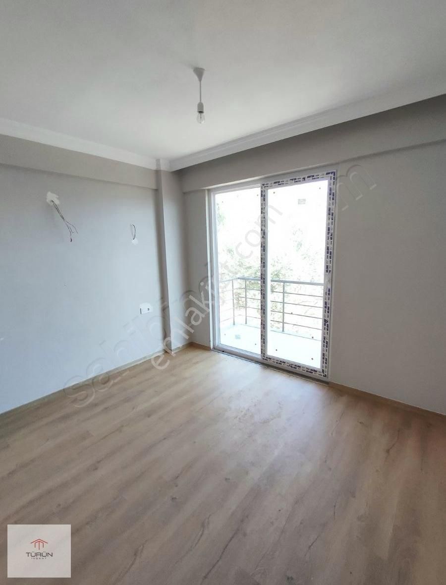 İncirköy'de Havuzlu İkiz Villa - Görsel 12