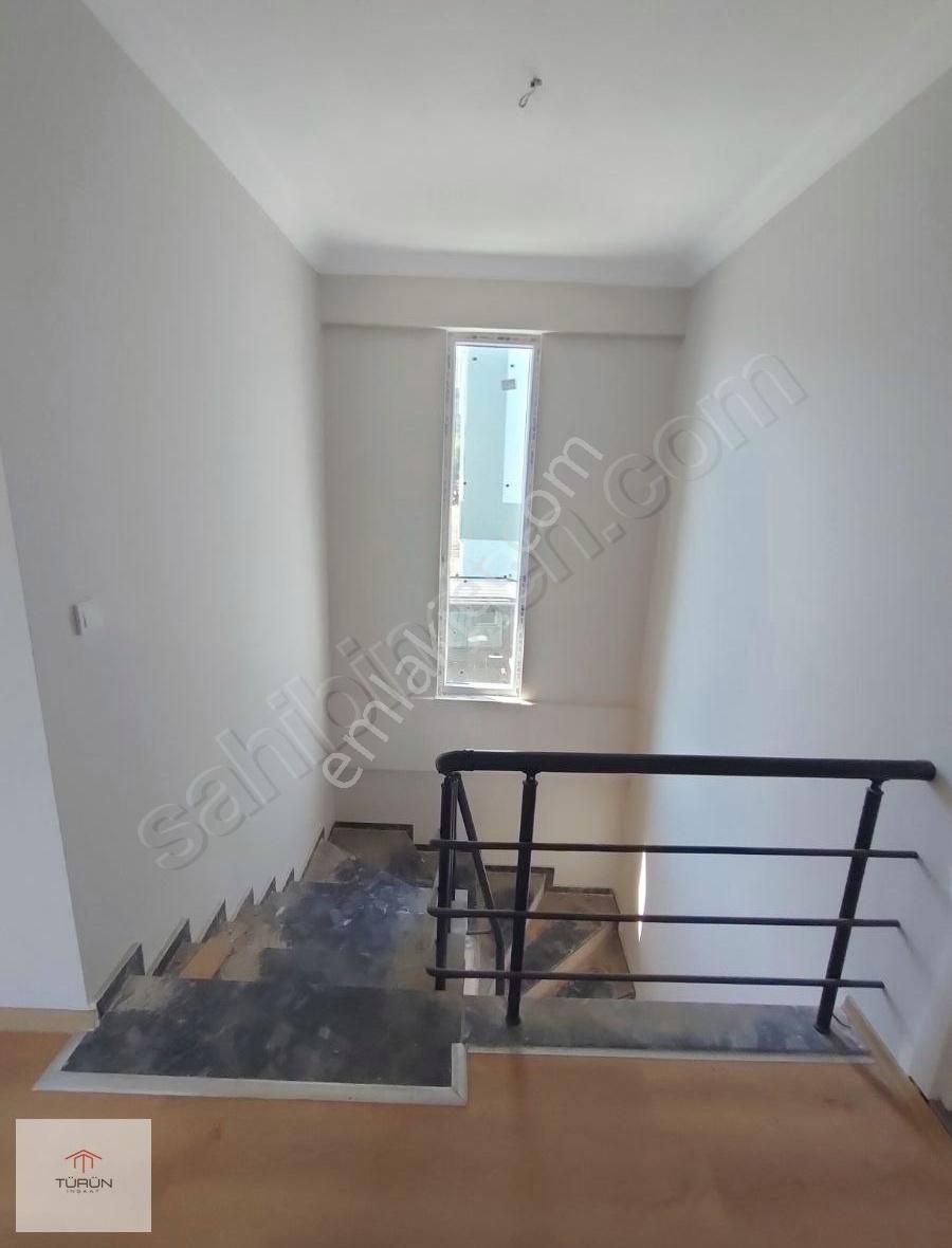 İncirköy'de Havuzlu İkiz Villa - Görsel 4