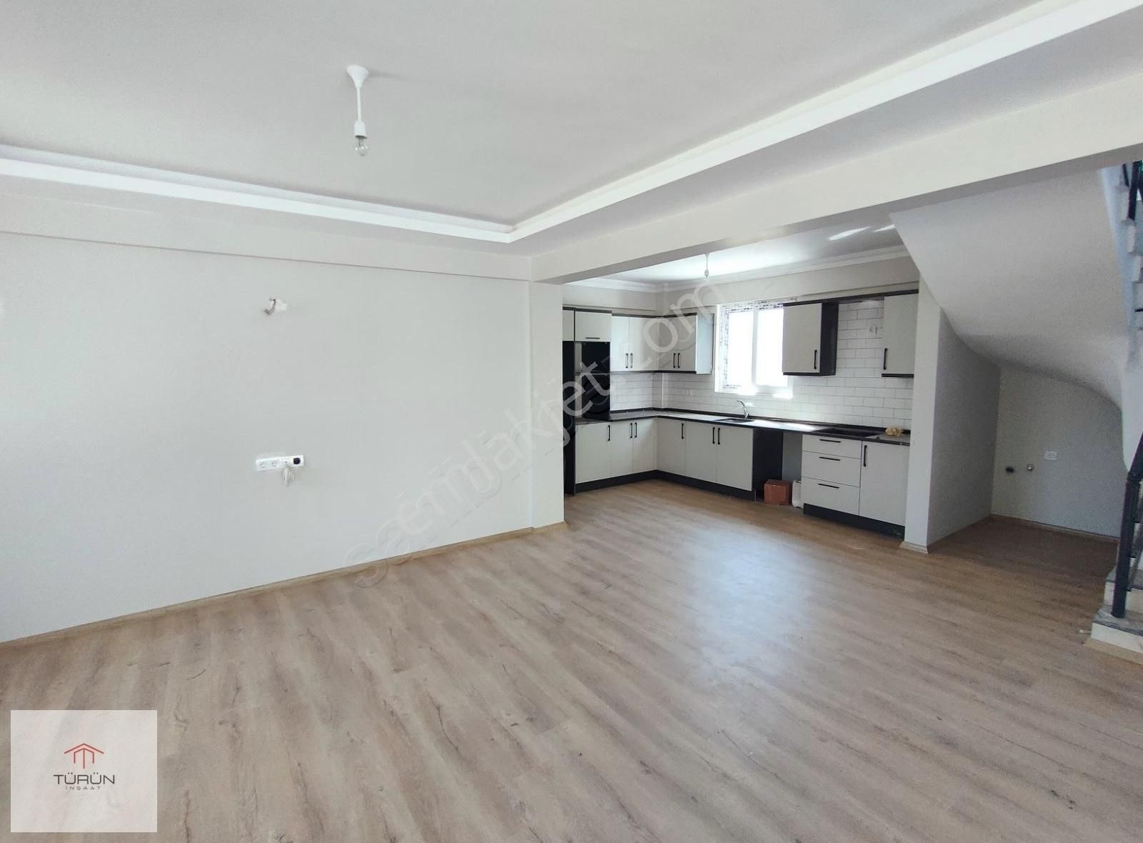 İncirköy'de Havuzlu İkiz Villa - Görsel 2