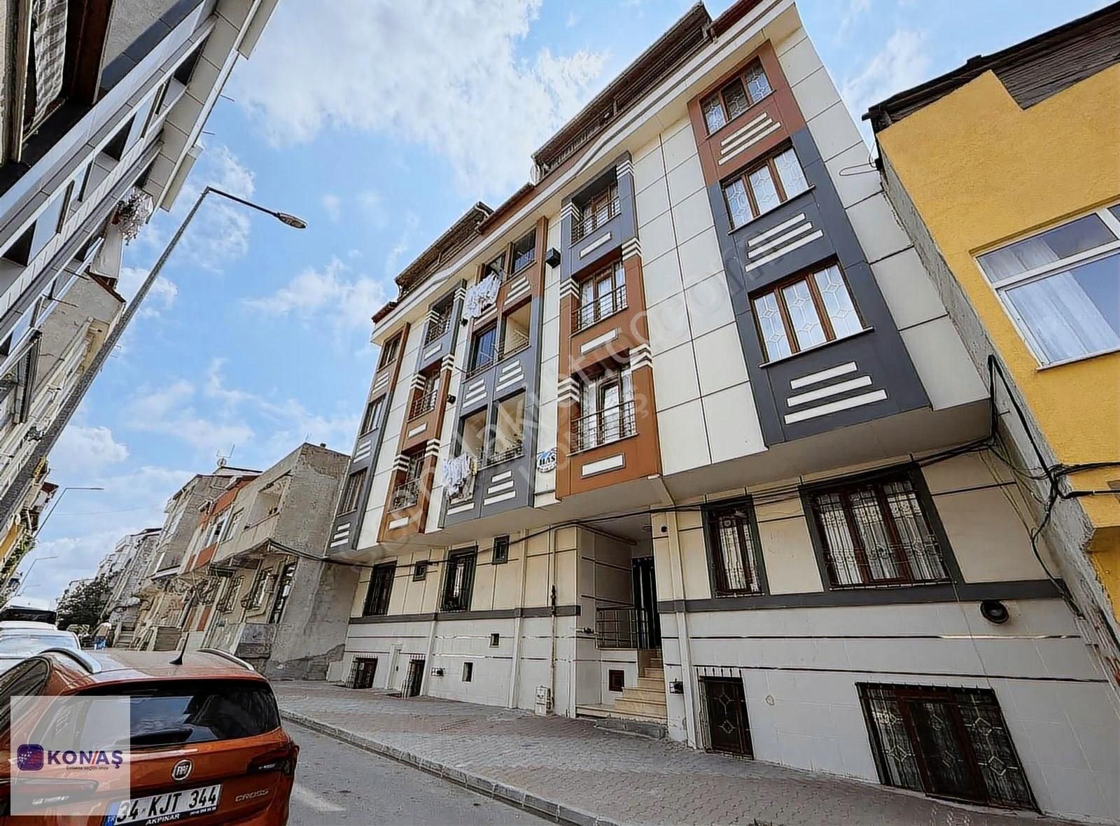 Konaştan Arnavutköy Metroya Yakın 2+1 Sıfır Bahçeli Bahçe Katı