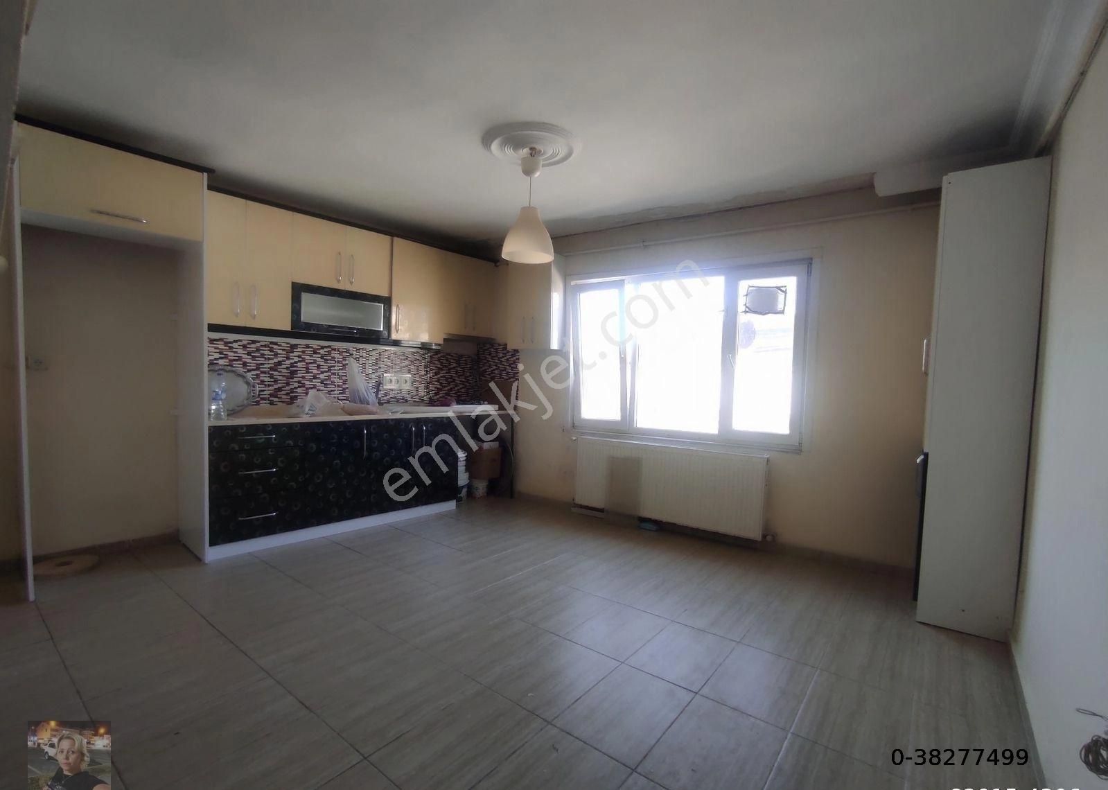 Büşra Gayrimenkulden Çarşı Merkezde Satılık Dublex Daire 3+1 Kat 5 Doğalgazlı Kombili 145m2
