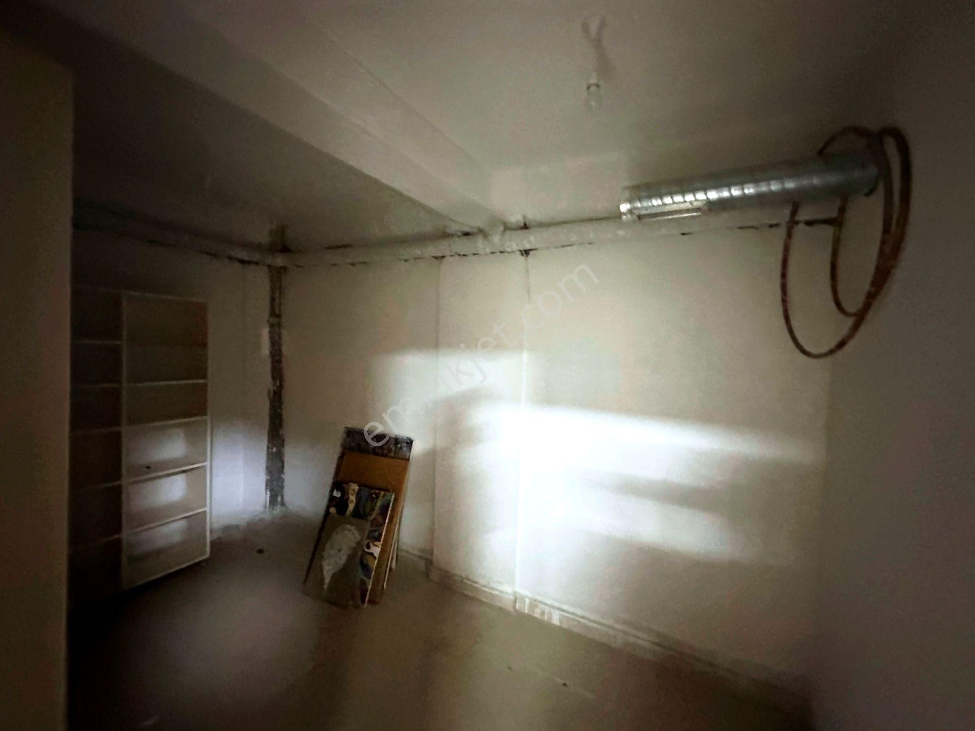 Kartal Meydan'da 5 Yıllık 3 Katlı 350m2 Bacalı Kiralık Bina - Görsel 22