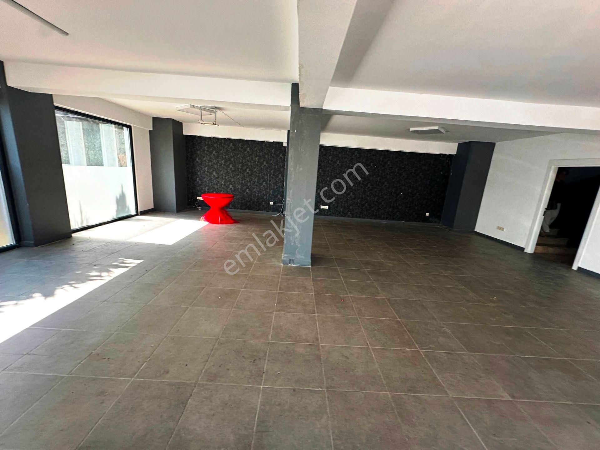 Kartal Meydan'da 5 Yıllık 3 Katlı 350m2 Bacalı Kiralık Bina - Görsel 4