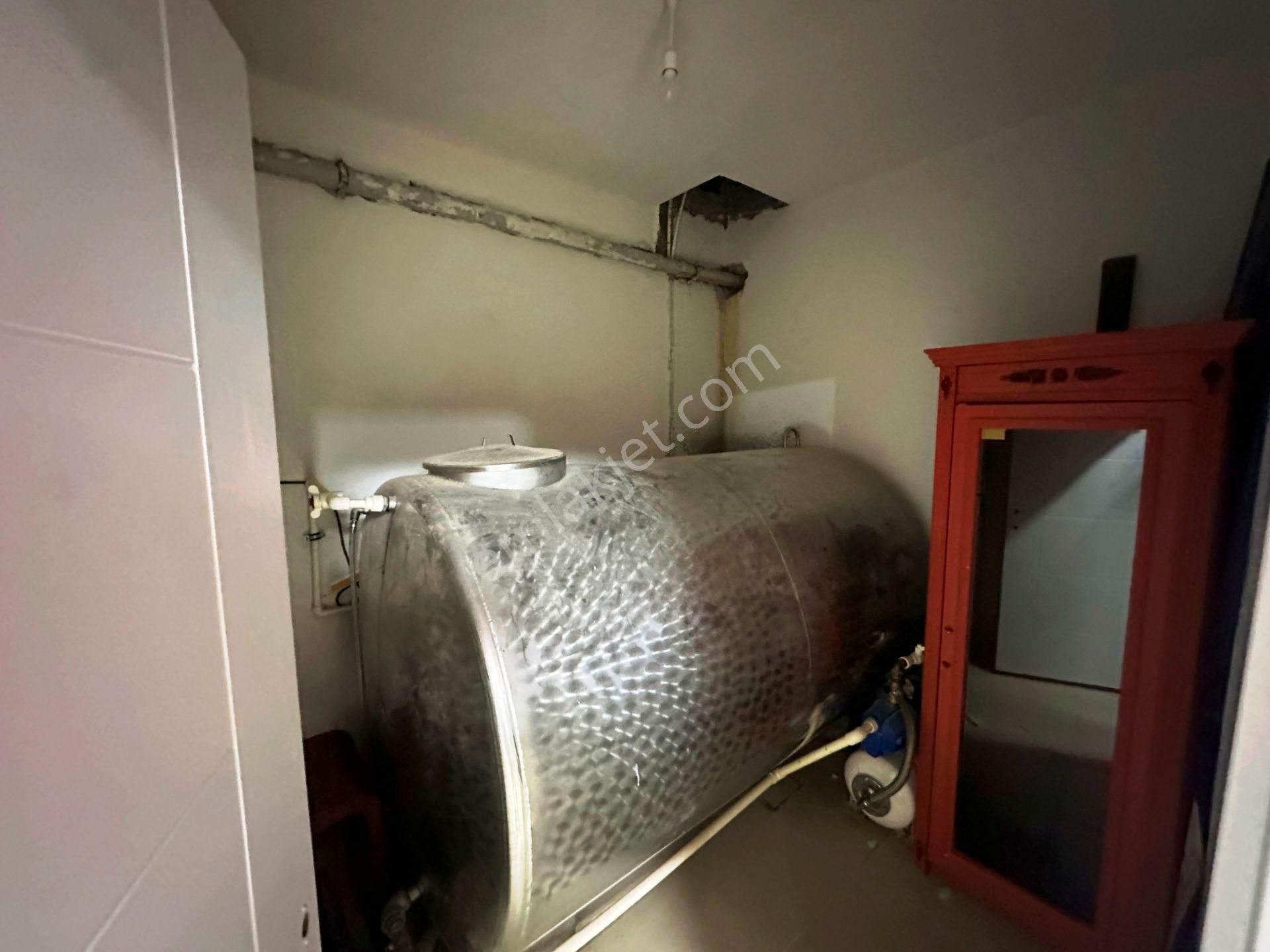 Kartal Meydan'da 5 Yıllık 3 Katlı 350m2 Bacalı Kiralık Bina - Görsel 24