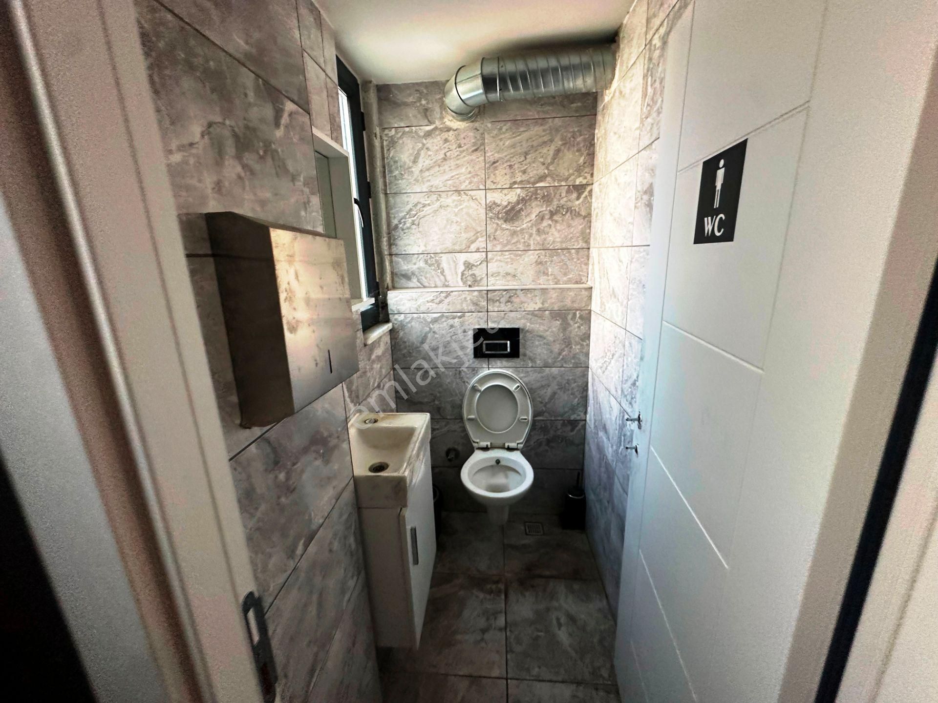 Kartal Meydan'da 5 Yıllık 3 Katlı 350m2 Bacalı Kiralık Bina - Görsel 18