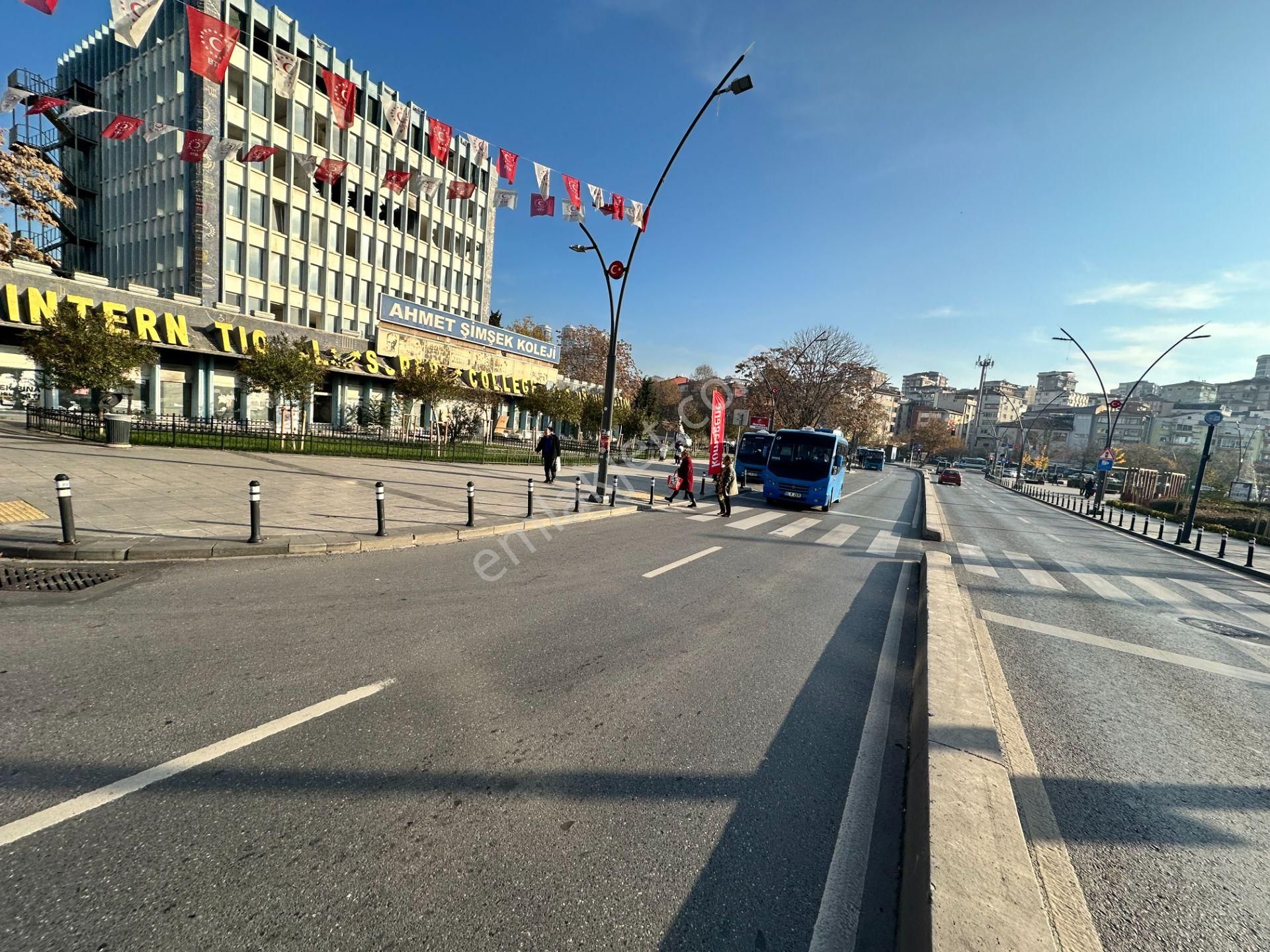 Kartal Meydan'da 5 Yıllık 3 Katlı 350m2 Bacalı Kiralık Bina - Görsel 34