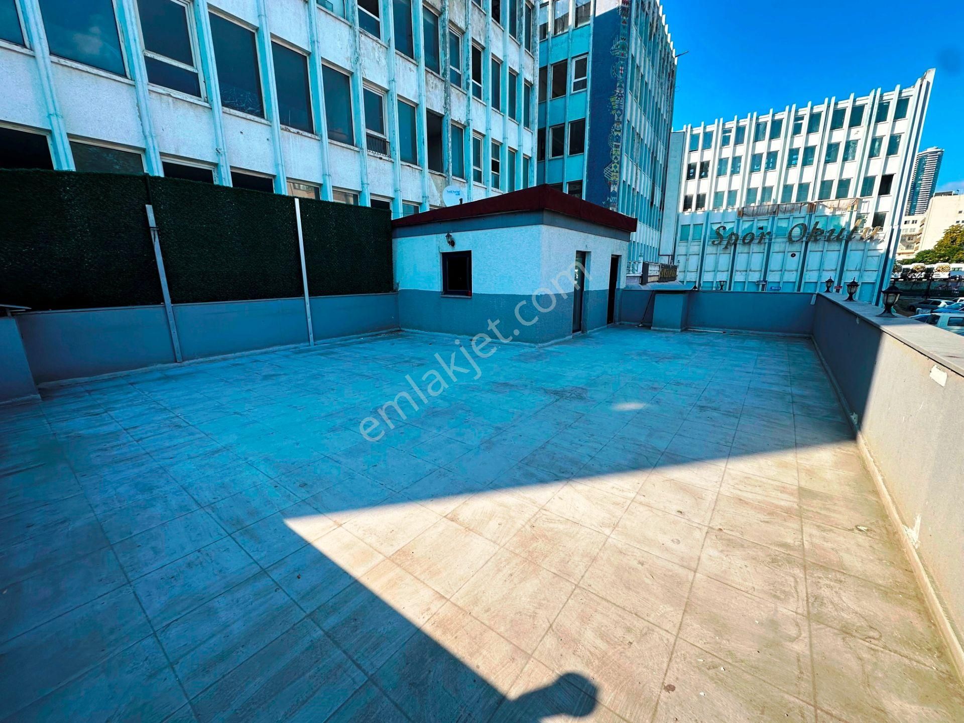 Kartal Meydan'da 5 Yıllık 3 Katlı 350m2 Bacalı Kiralık Bina - Görsel 26