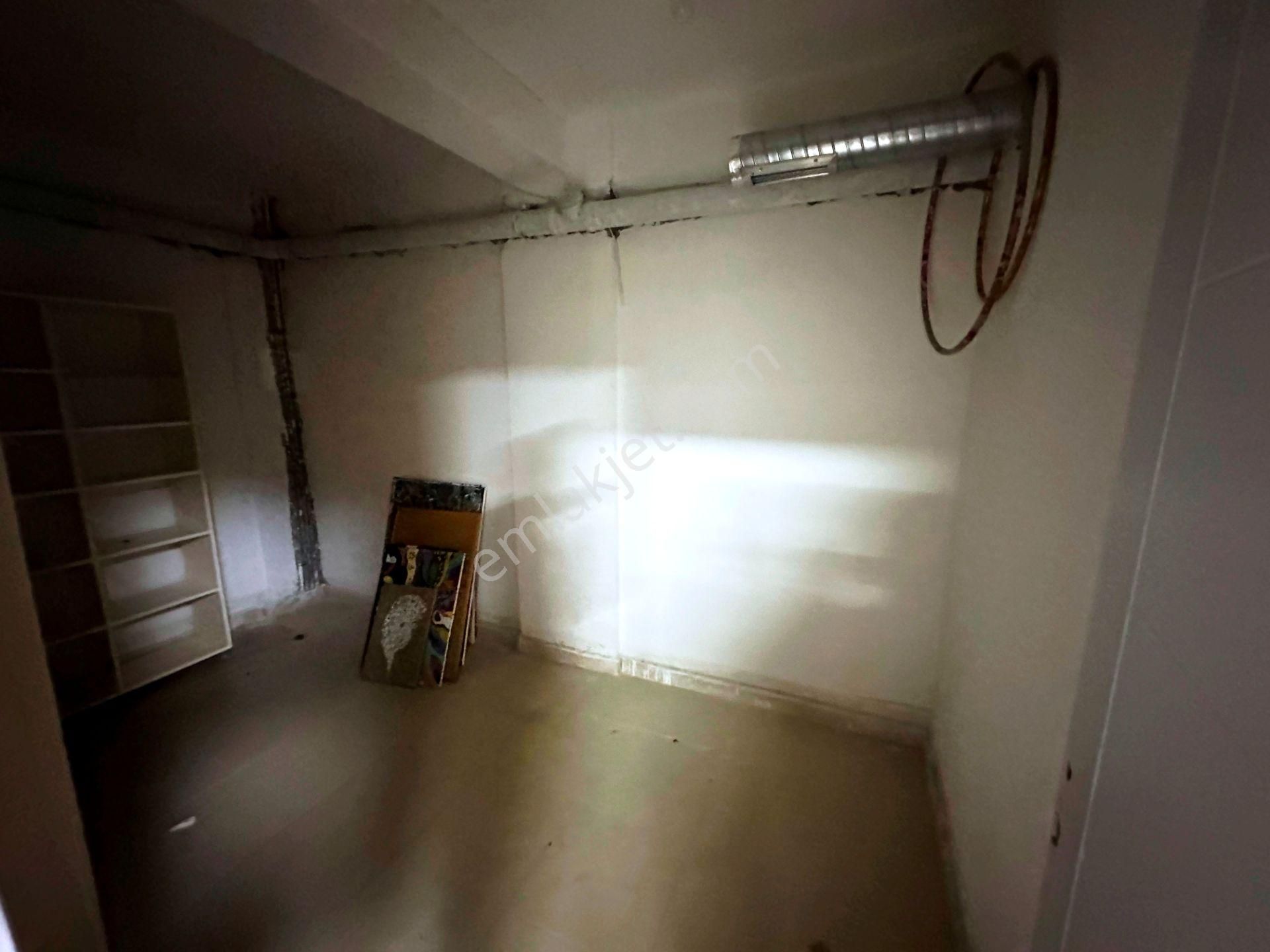 Kartal Meydan'da 5 Yıllık 3 Katlı 350m2 Bacalı Kiralık Bina - Görsel 23