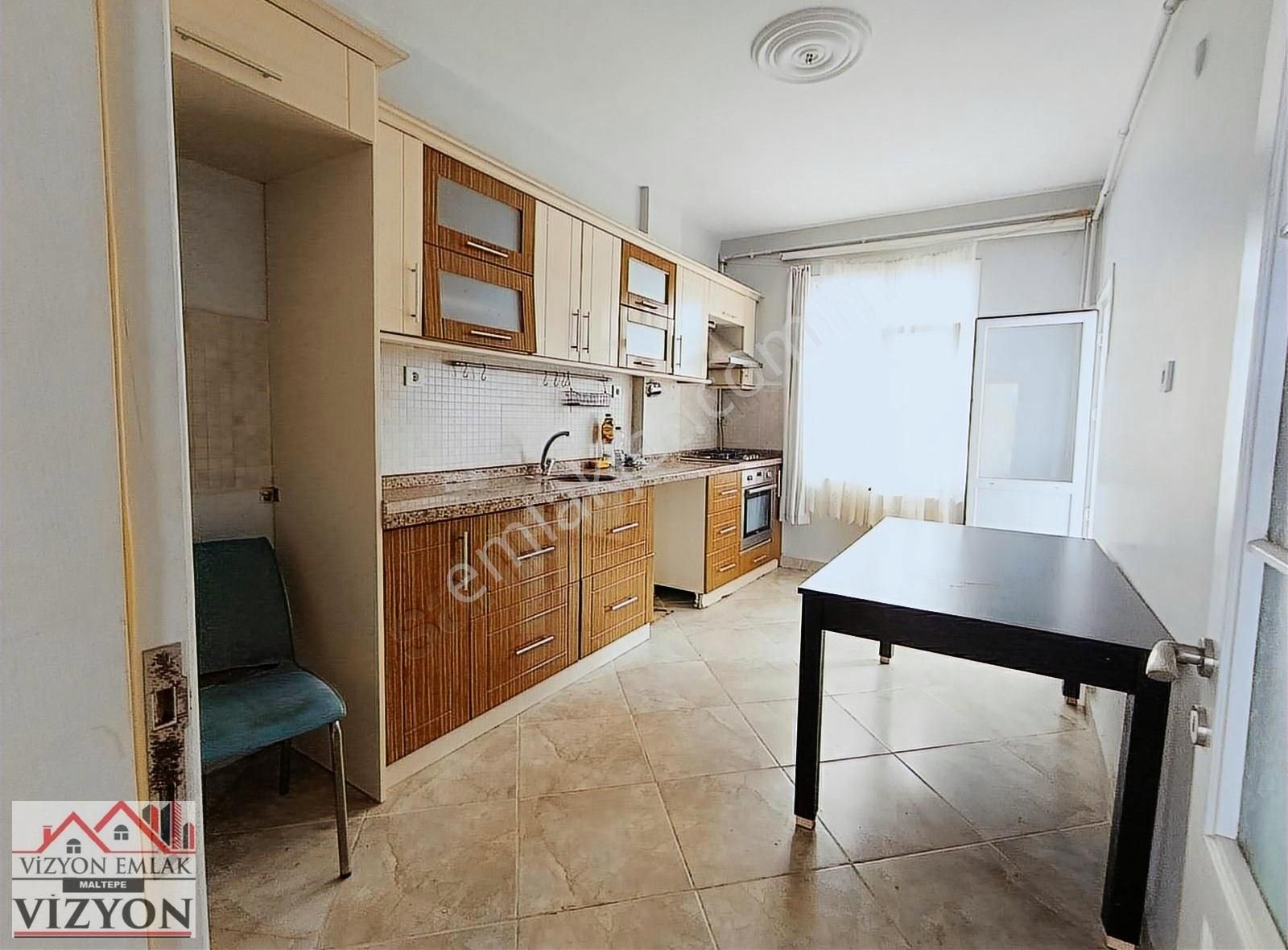 Caddeye Parelel 3+1 Ankastre Setli- Tadilatlı- Çift Balkon-
