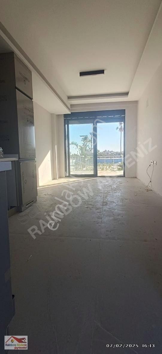 Kumköy'de Denize Yürüme Mesafesinde 1+1 Havuzlu Sitede Daire. - Görsel 7