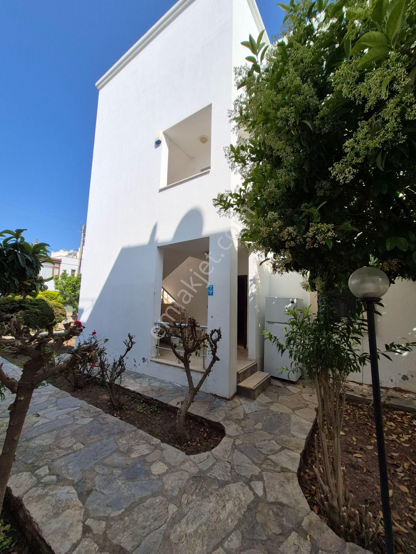 Bodrum Turgutreis Bahçelievler Mahallesinde Satılık Site İçerisinde 2+1 Bahçe Katı Daire - Görsel 3