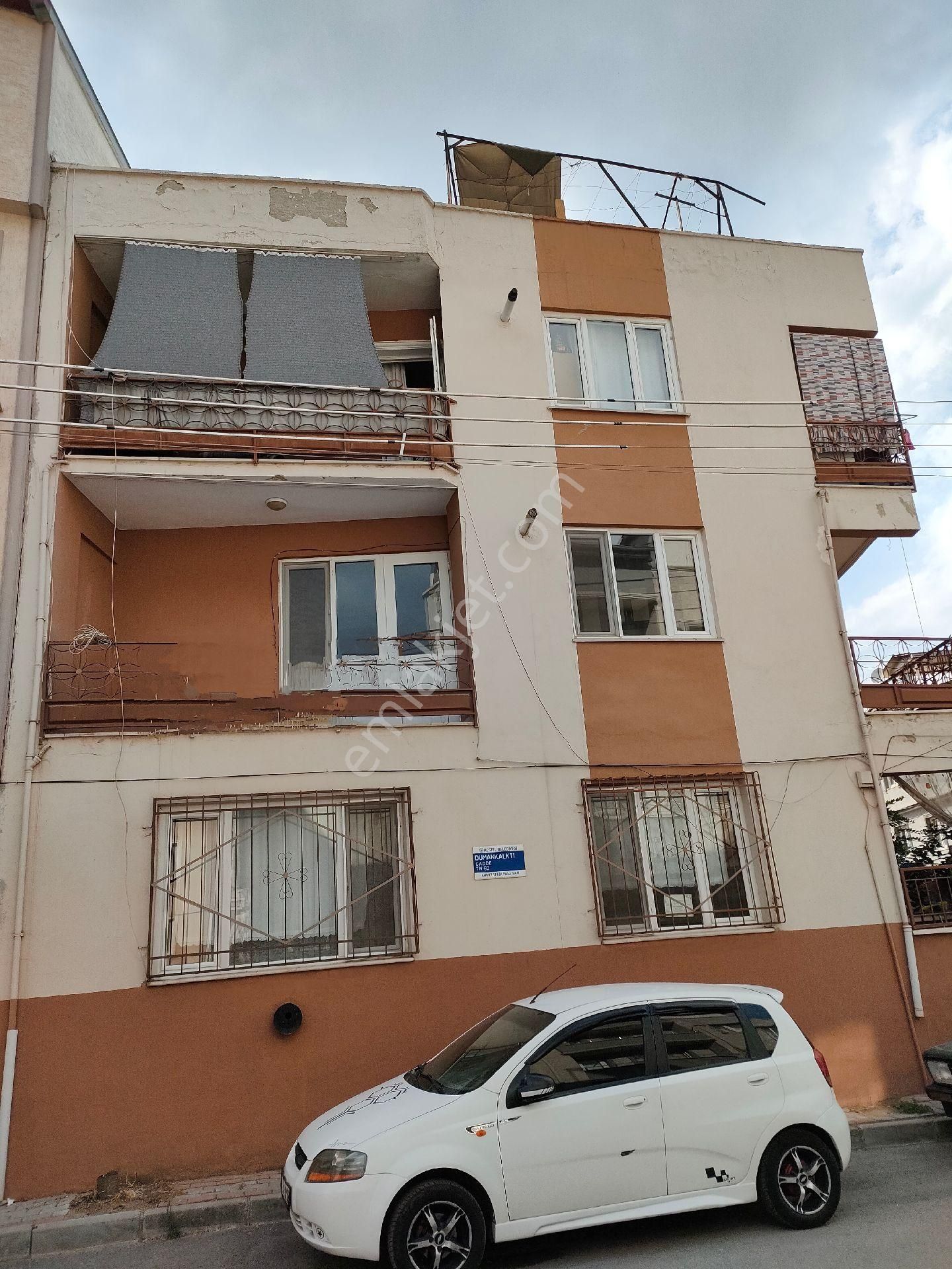 Bursa Kestel Ahmet Vefik Paşa Mah,de Metroya Yakın 3 Katlı 15 Yıllık Bona Komple Satılıktır.