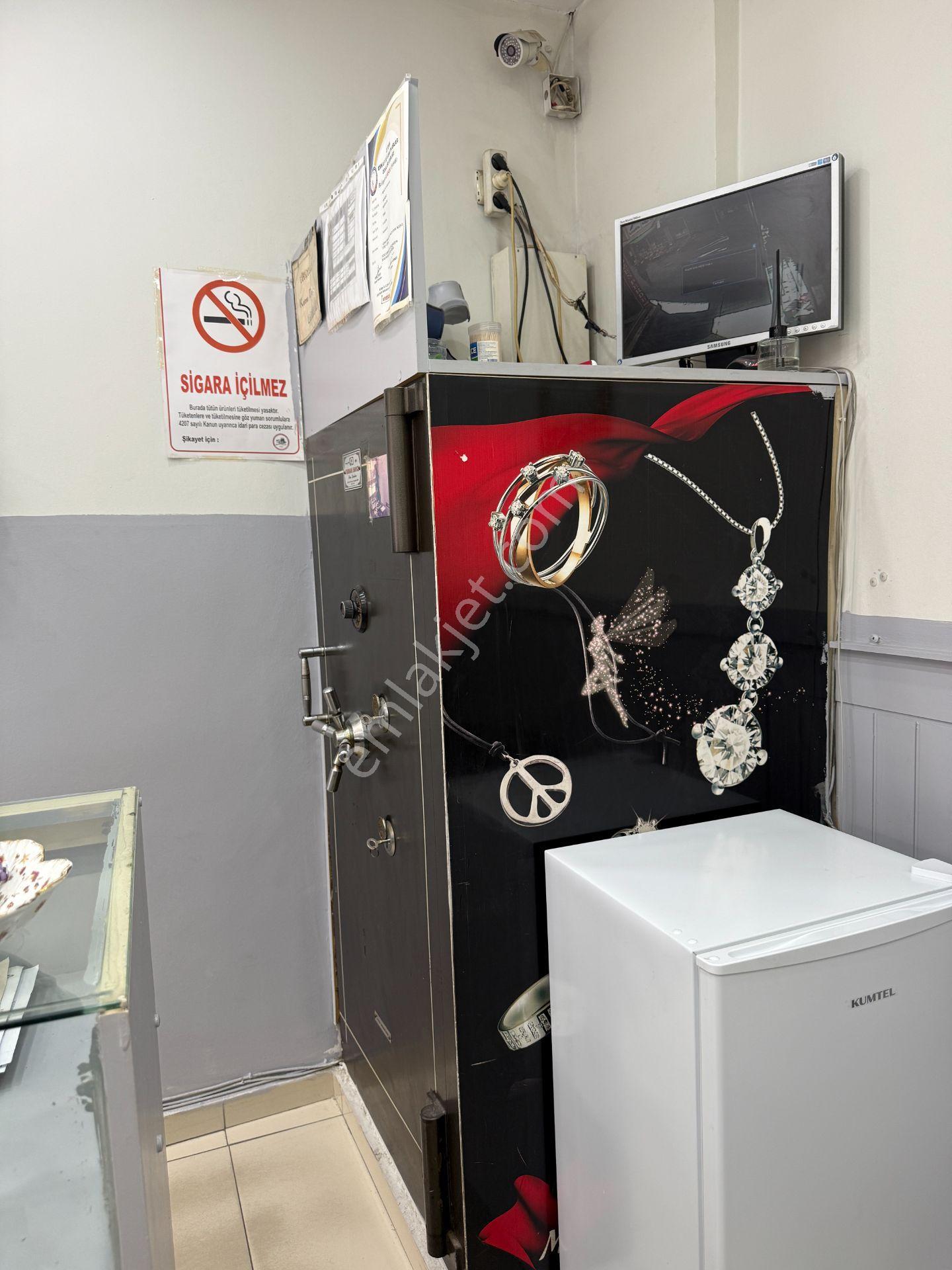 Söke Merkezde Satılık 14 M² Dükkan - Görsel 4