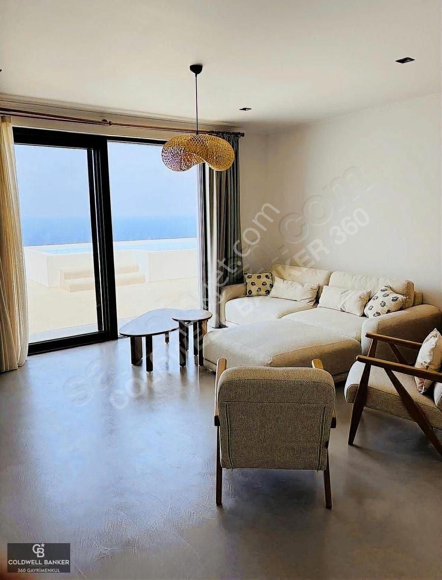 Kktc Girne Kayalar'da Deniz Manzaralı, Havuzlu Satılık Villa - Görsel 5