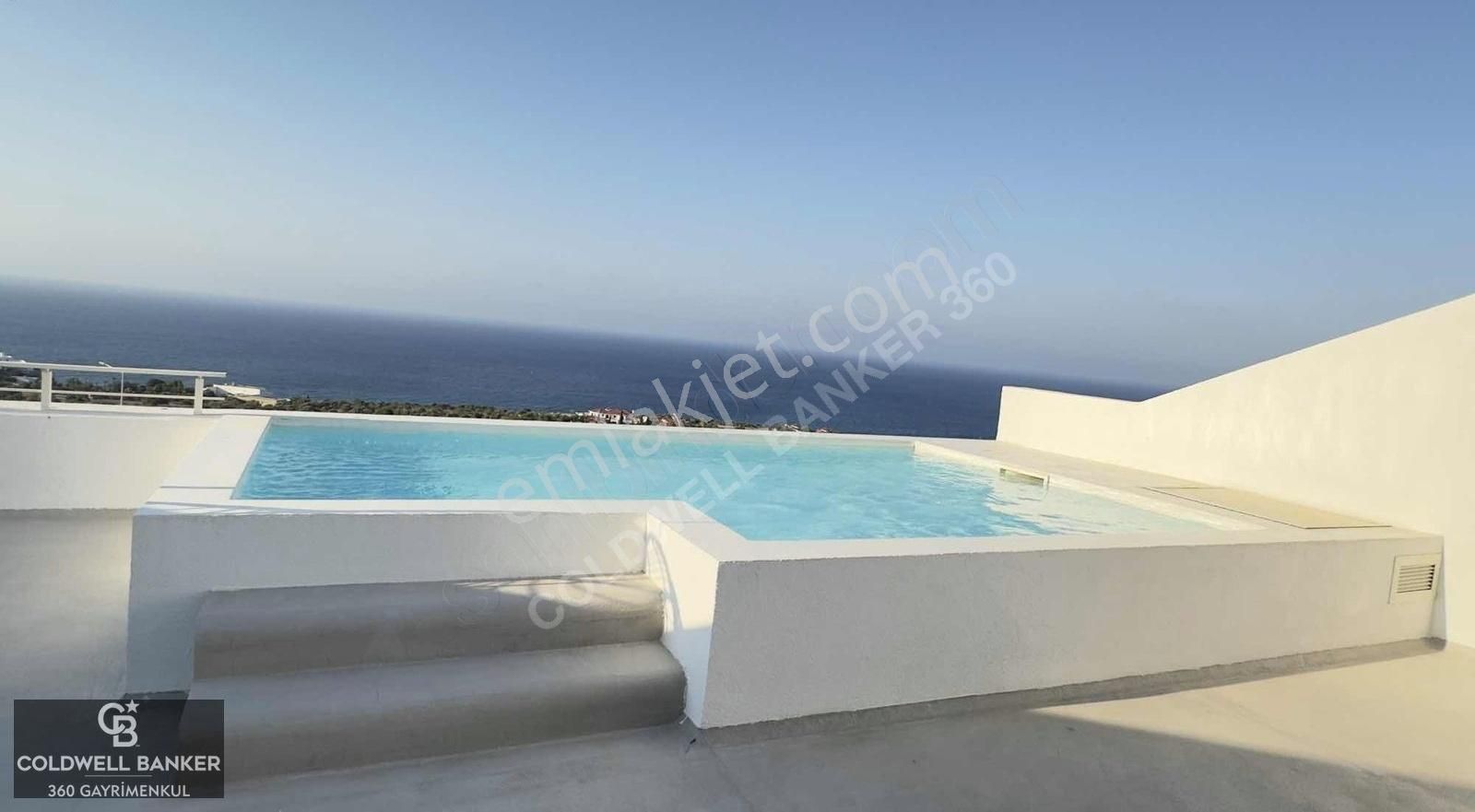 Kktc Girne Kayalar'da Deniz Manzaralı, Havuzlu Satılık Villa - Görsel 4