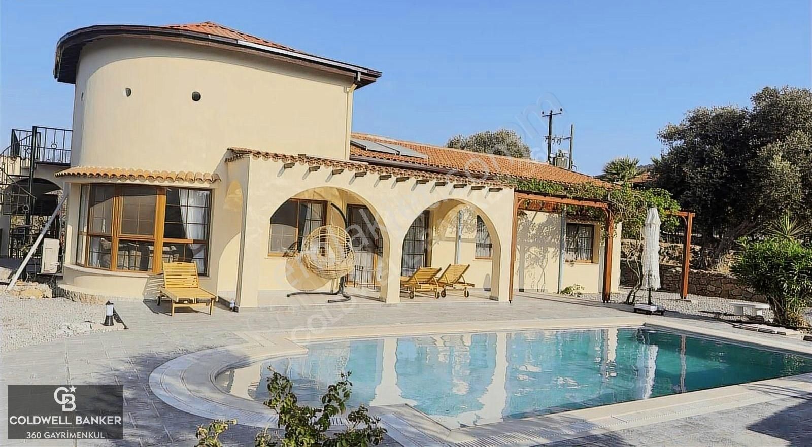 Kktc Girne Kayalar'da Deniz Manzaralı Havuzlu Satılık Villa - Görsel 13