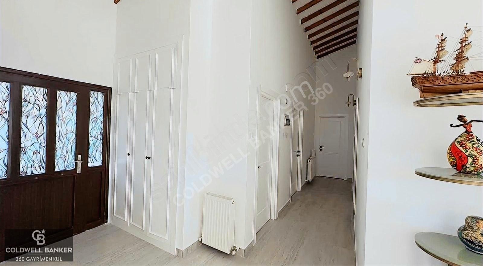 Kktc Girne Kayalar'da Deniz Manzaralı Havuzlu Satılık Villa - Görsel 23