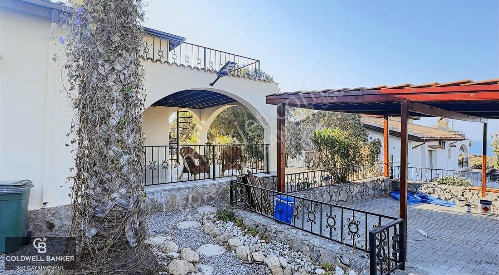 Kktc Girne Kayalar'da Deniz Manzaralı Havuzlu Satılık Villa - Görsel 34