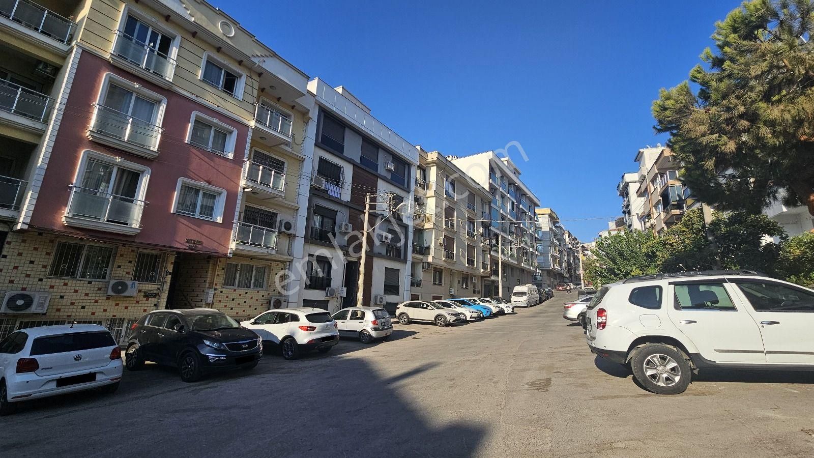 Konak Mithatpaşa Mah. 3+1 Ara Kat Satılık Daire - Görsel 3